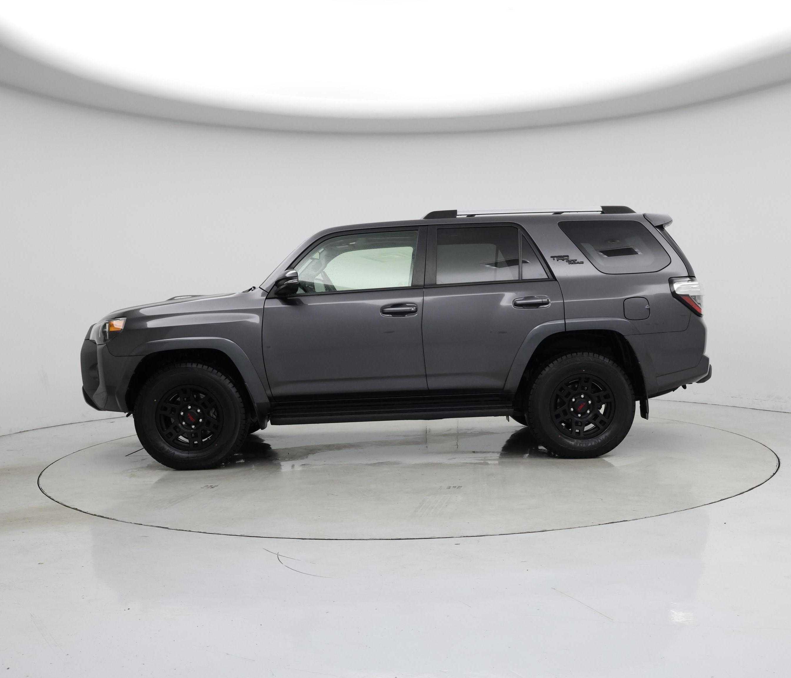 Thumbnail: 2018 Toyota 4Runner - 3