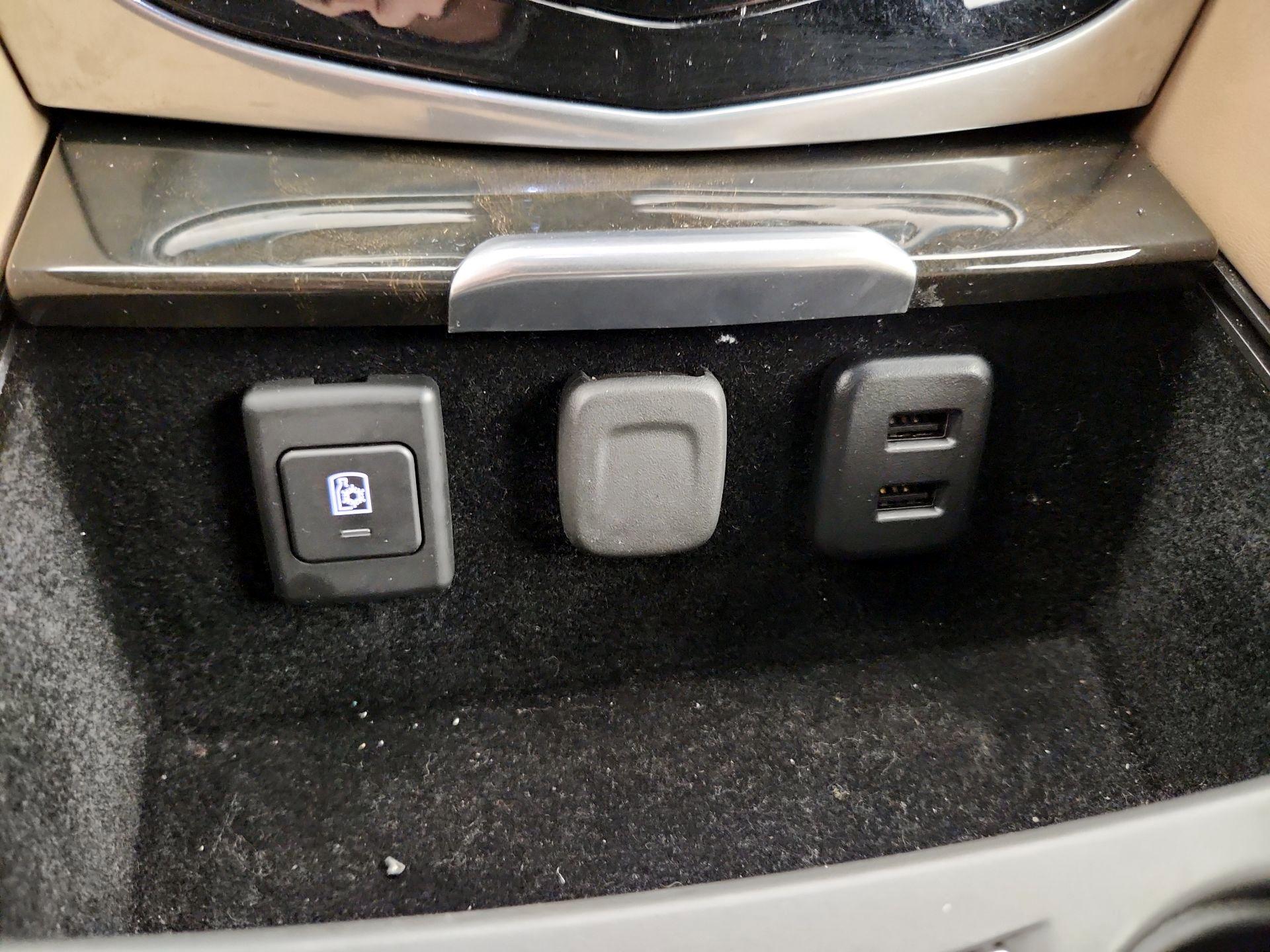 Thumbnail: 2019 Cadillac Escalade - 18