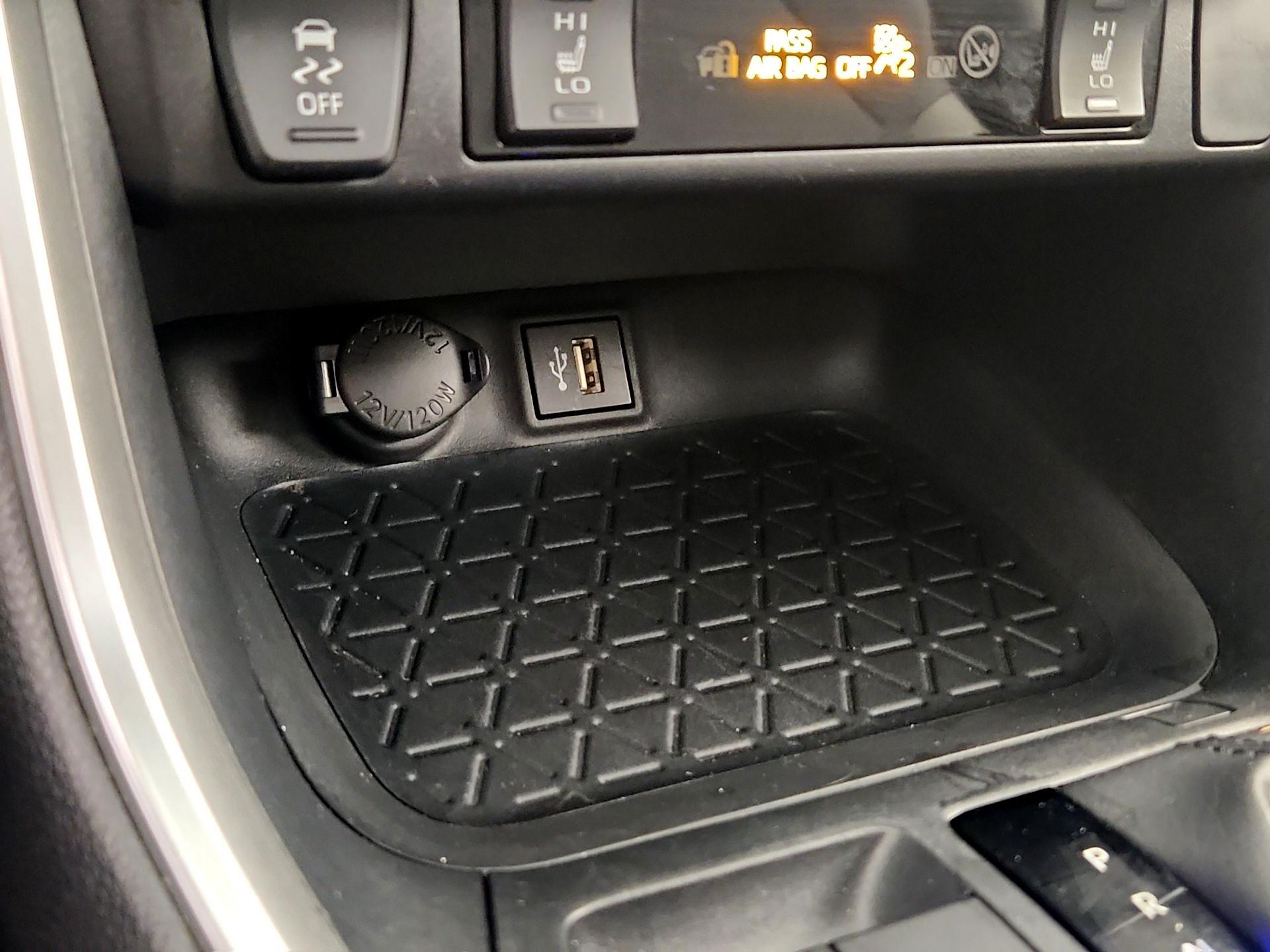 Thumbnail: 2024 Toyota RAV4 - 18