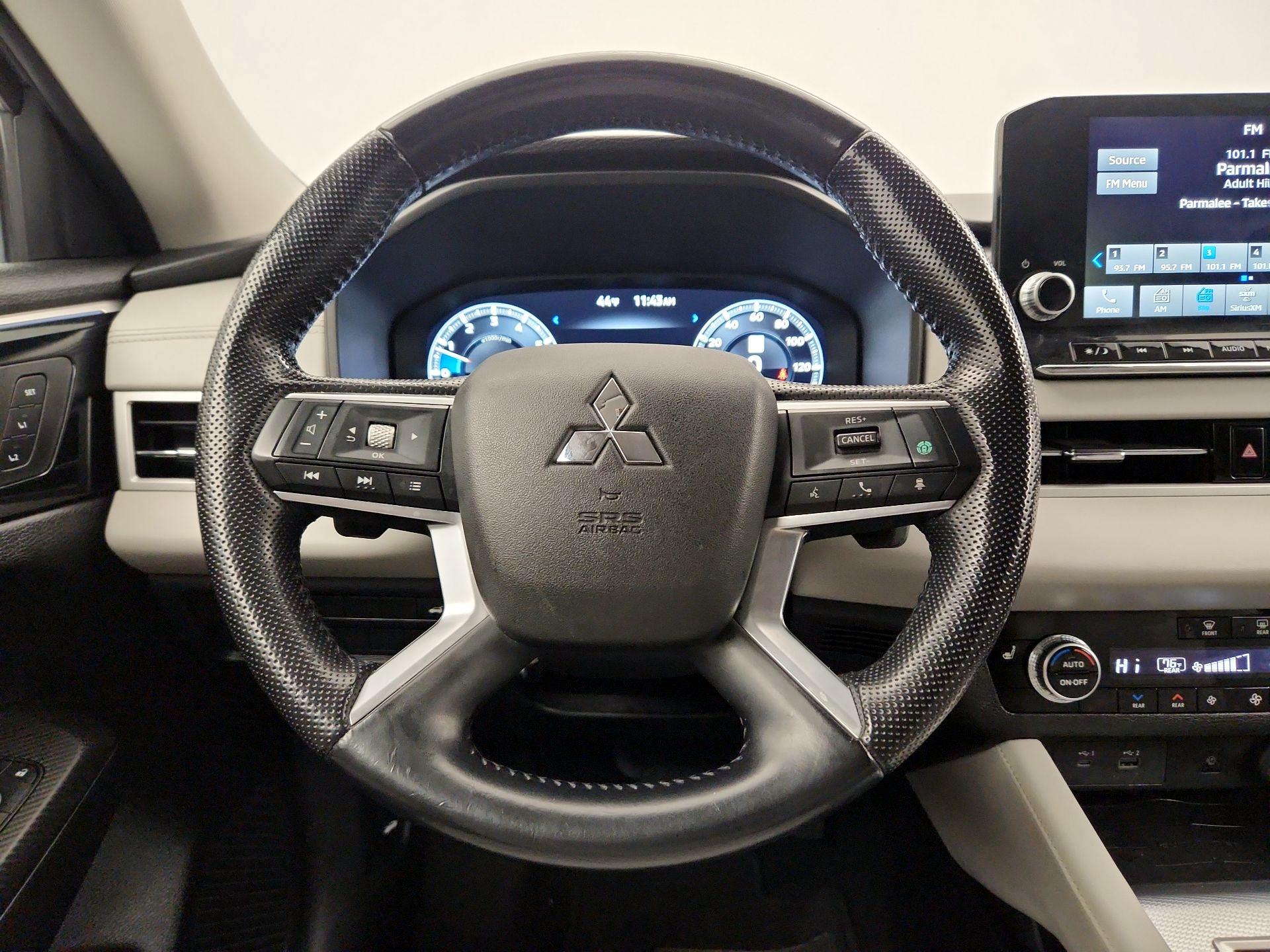 Thumbnail: 2022 Mitsubishi Outlander - 10