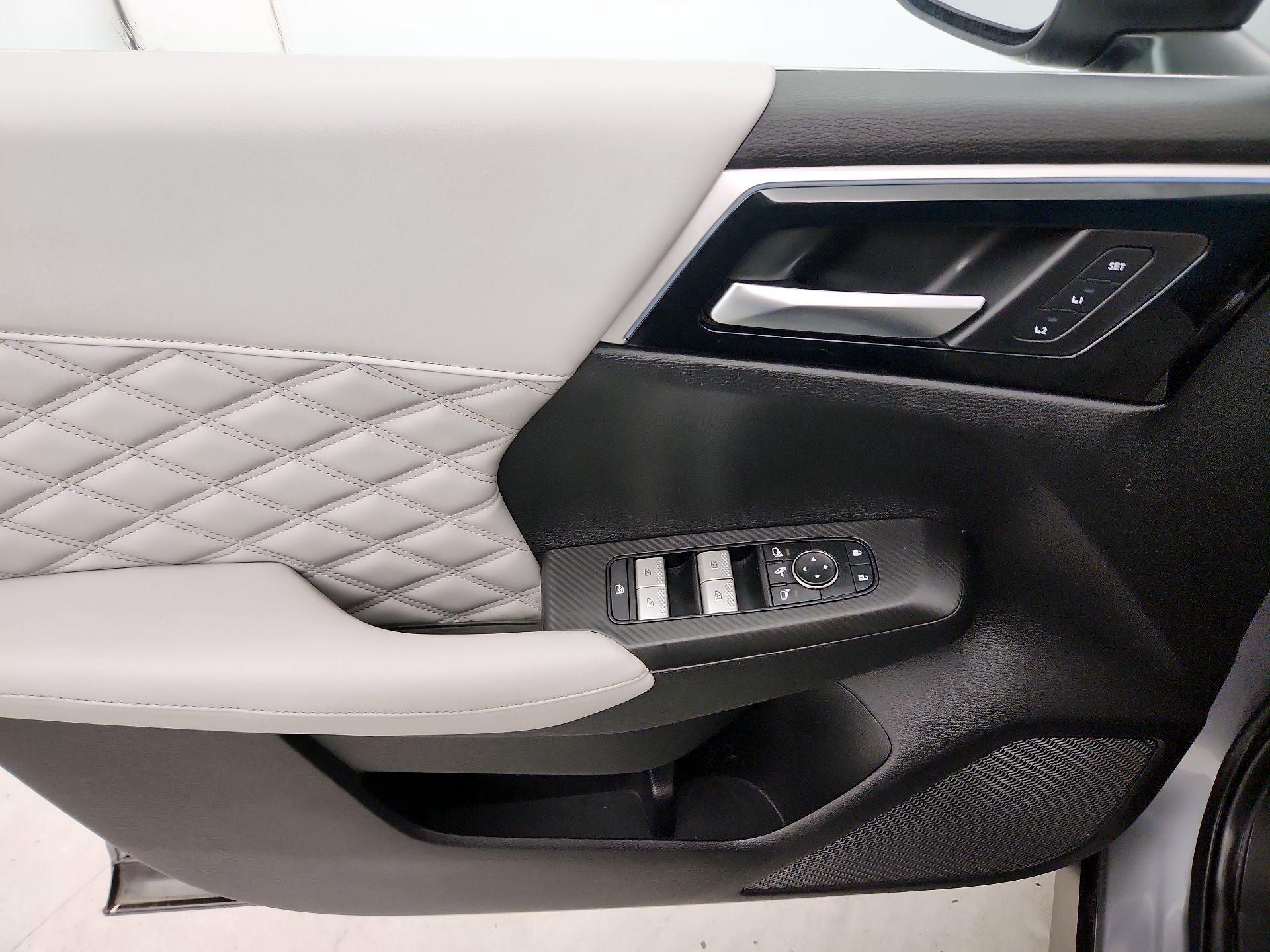 Thumbnail: 2022 Mitsubishi Outlander - 12