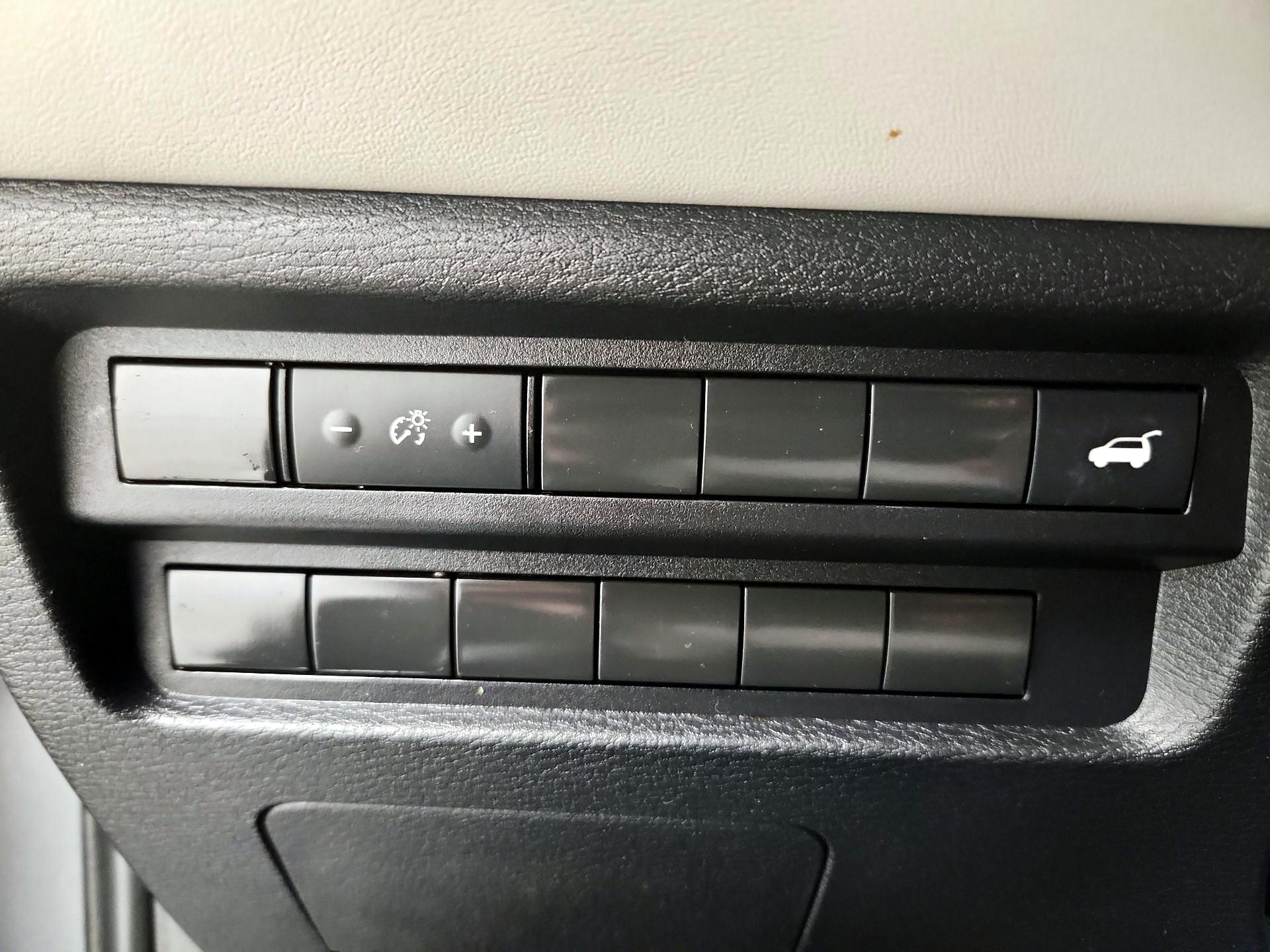 Thumbnail: 2022 Mitsubishi Outlander - 13