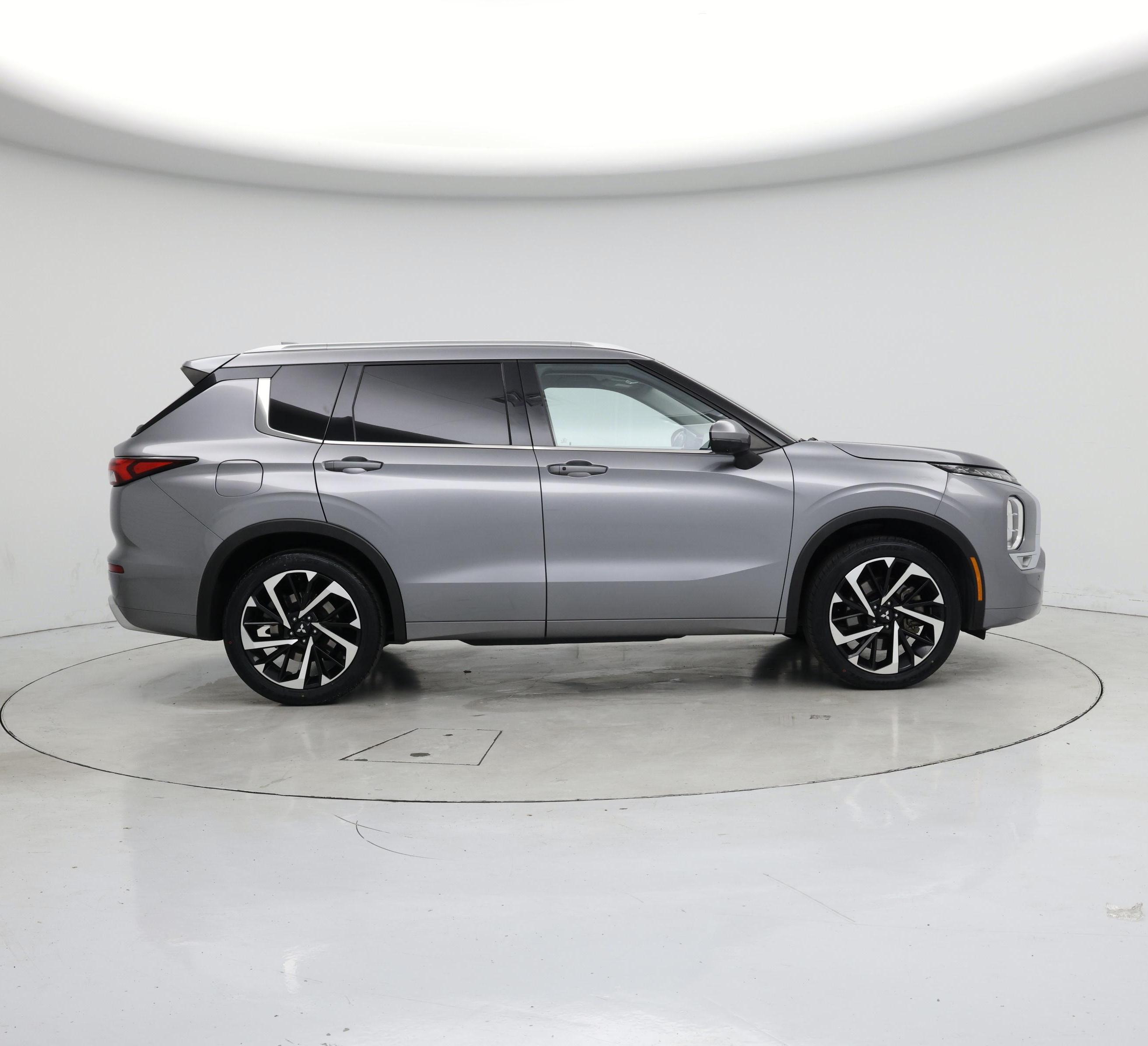 Thumbnail: 2022 Mitsubishi Outlander - 7