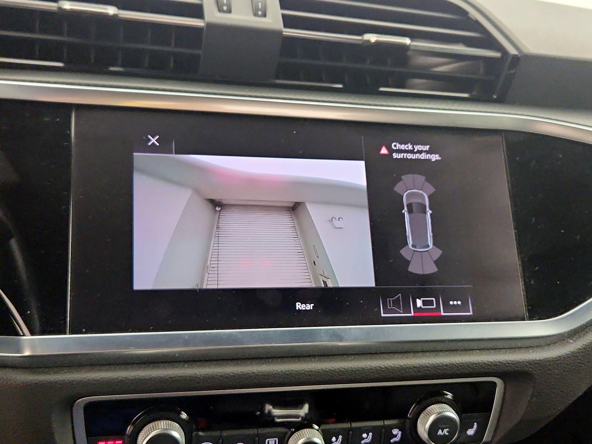 Thumbnail: 2021 Audi Q3 - 14