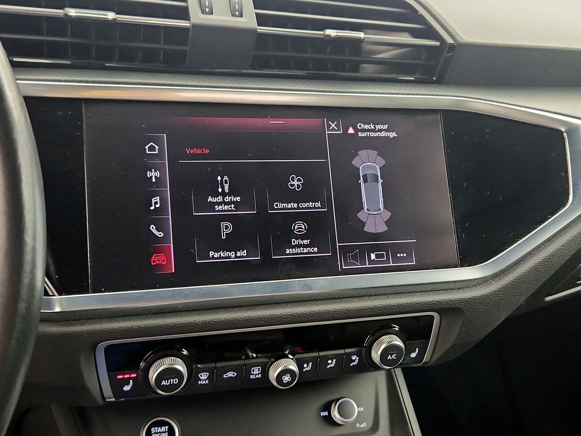 Thumbnail: 2021 Audi Q3 - 15