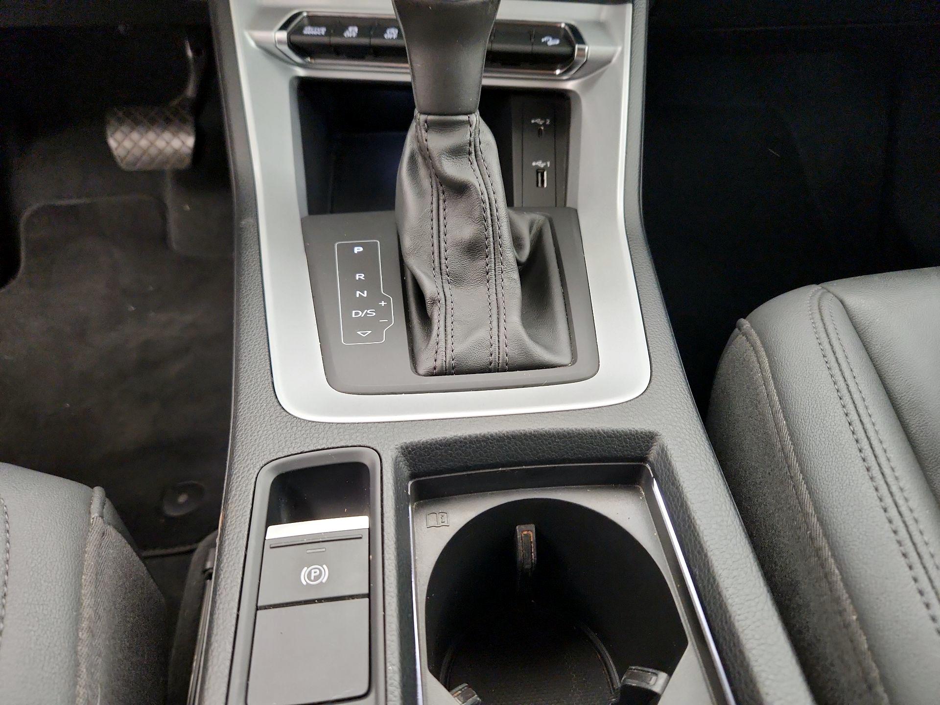 Thumbnail: 2021 Audi Q3 - 17