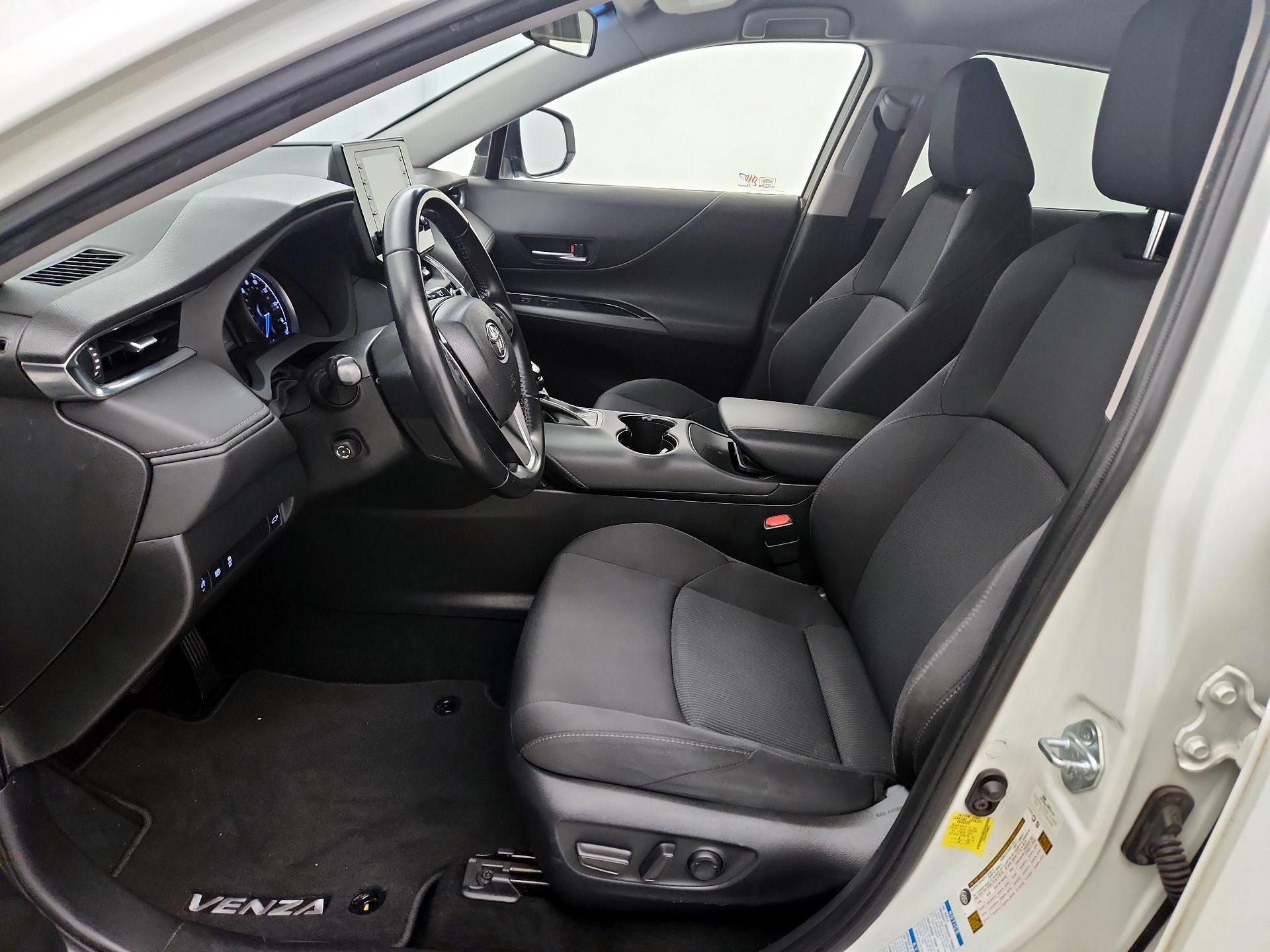 Thumbnail: 2021 Toyota Venza - 11