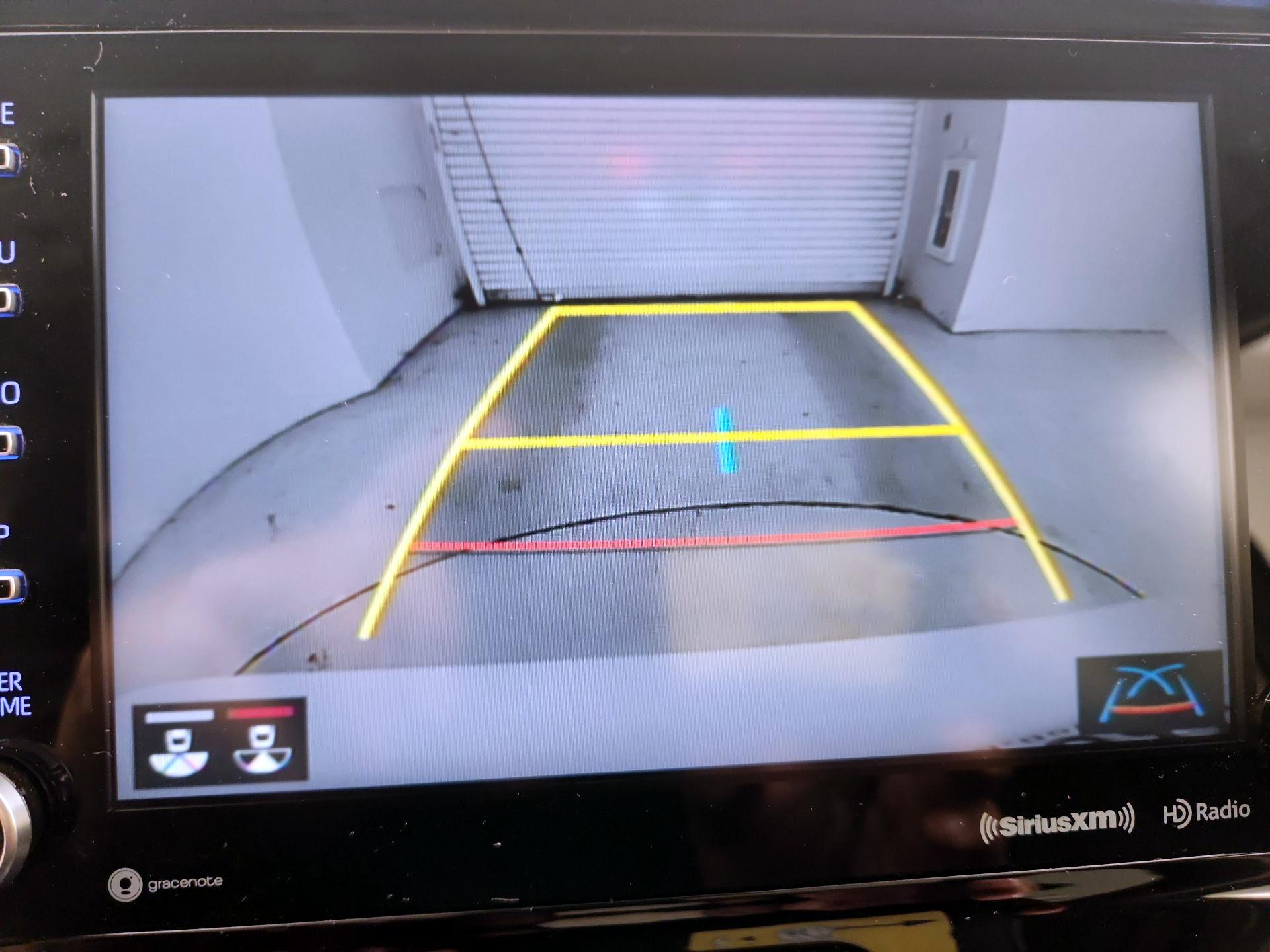 Thumbnail: 2021 Toyota Venza - 14