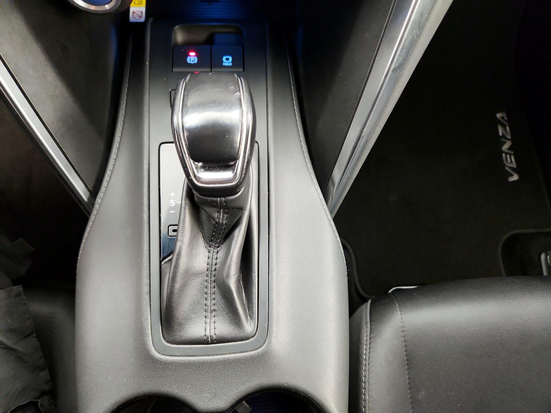 Thumbnail: 2021 Toyota Venza - 17