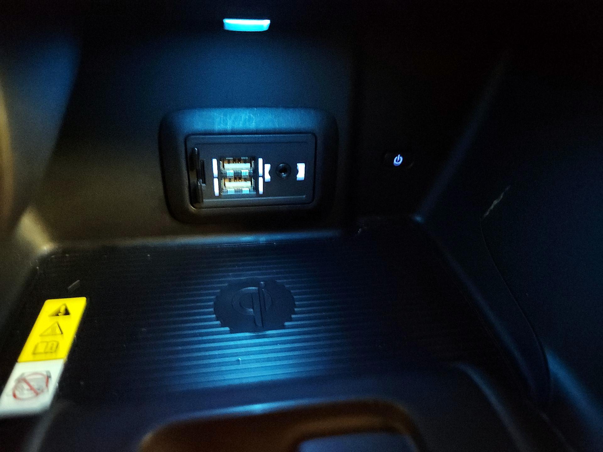 Thumbnail: 2021 Toyota Venza - 18