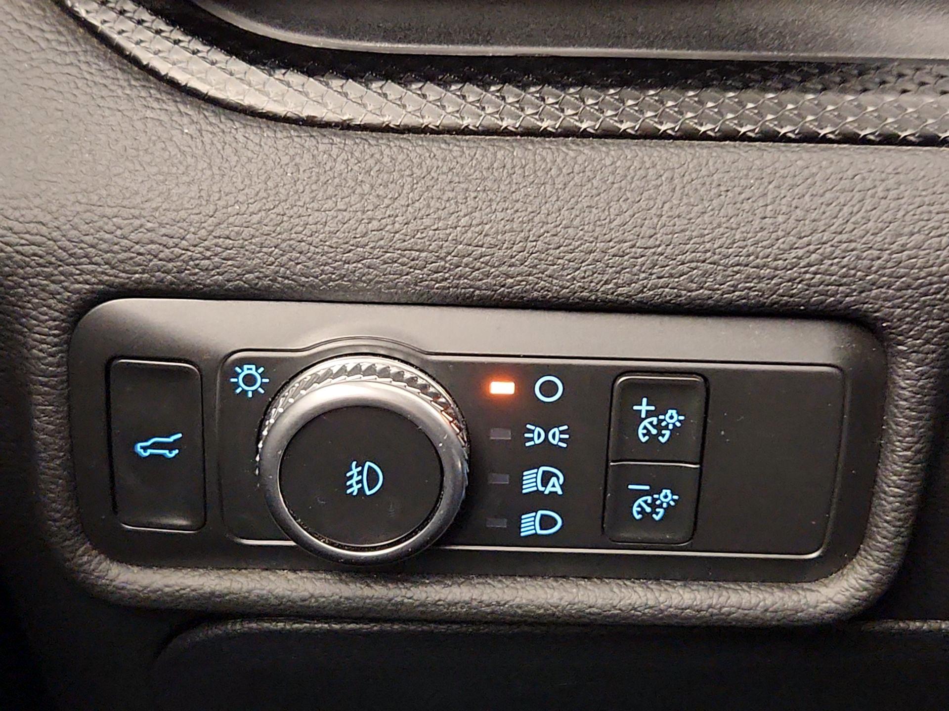 Thumbnail: 2021 Ford Explorer - 13