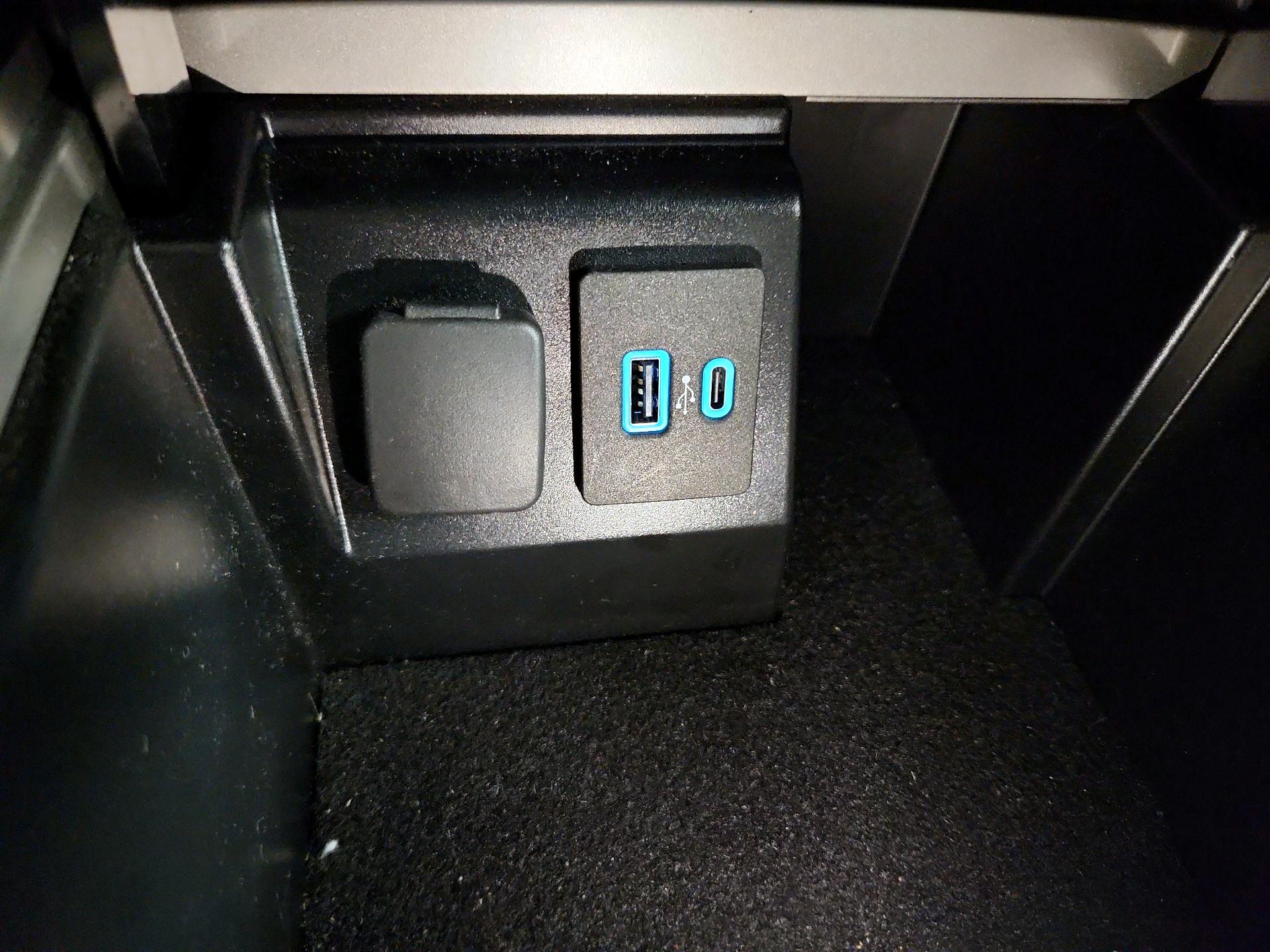 Thumbnail: 2021 Ford Explorer - 18