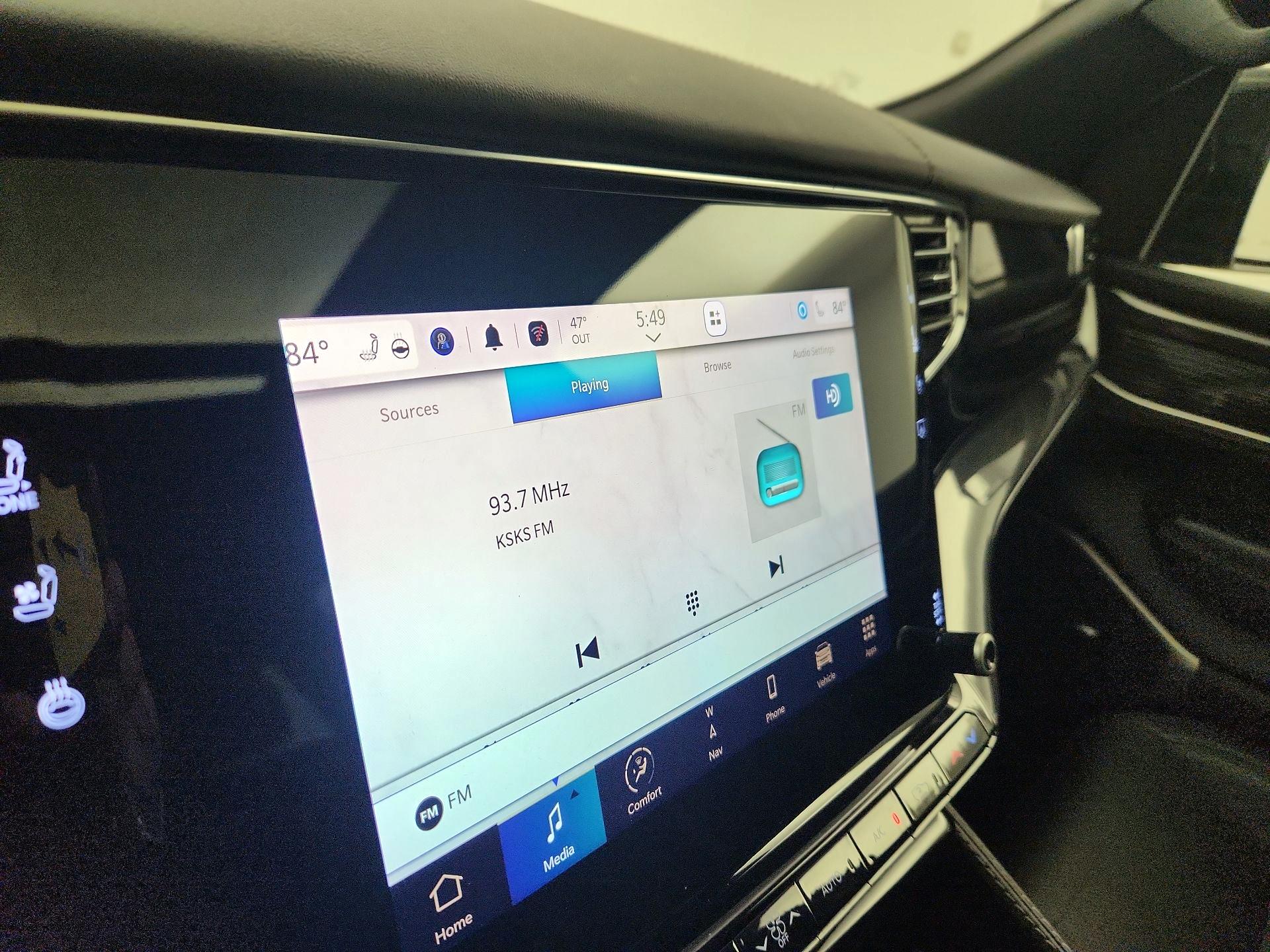 Thumbnail: 2023 Jeep Wagoneer - 16