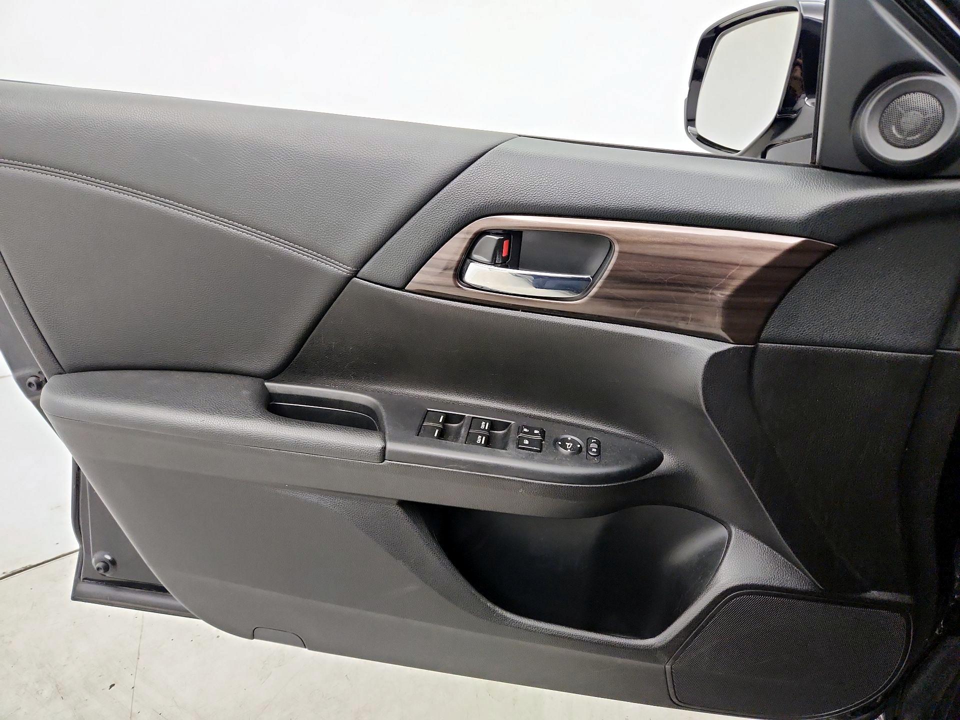 Thumbnail: 2017 Honda Accord - 12