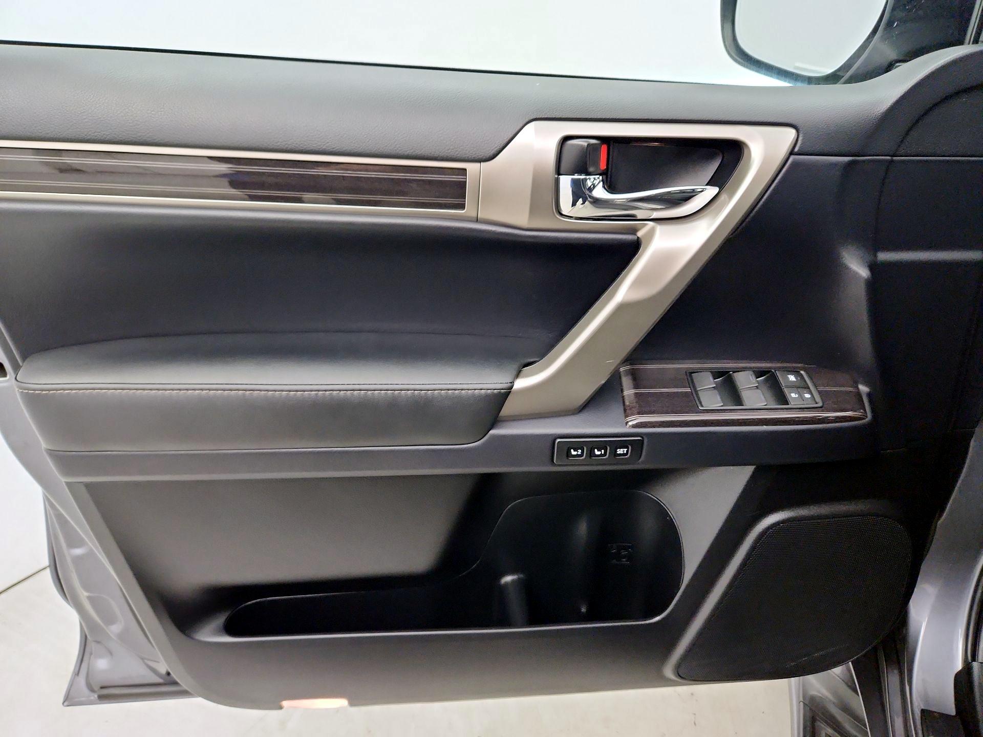 Thumbnail: 2021 Lexus GX - 12