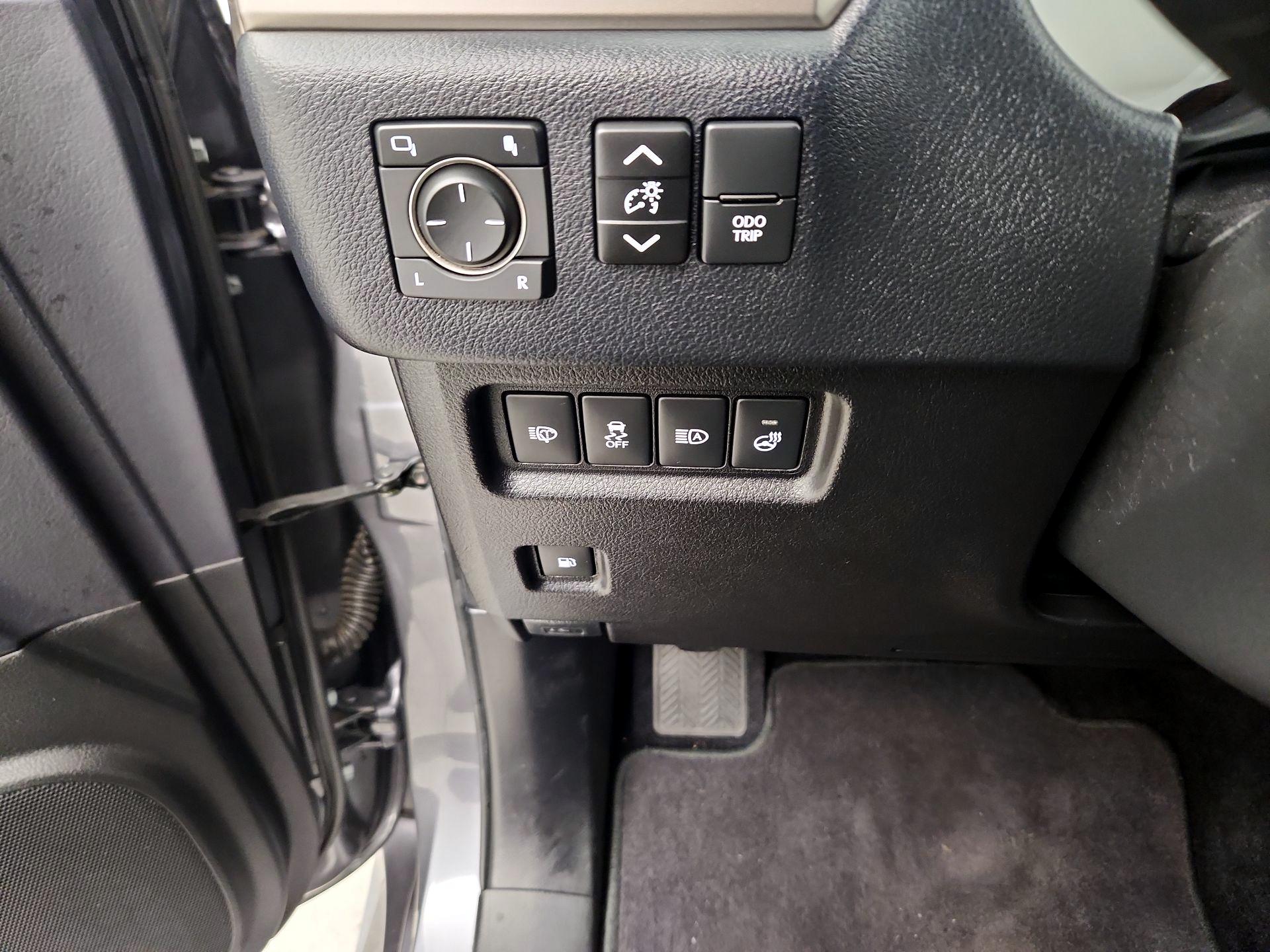 Thumbnail: 2021 Lexus GX - 13