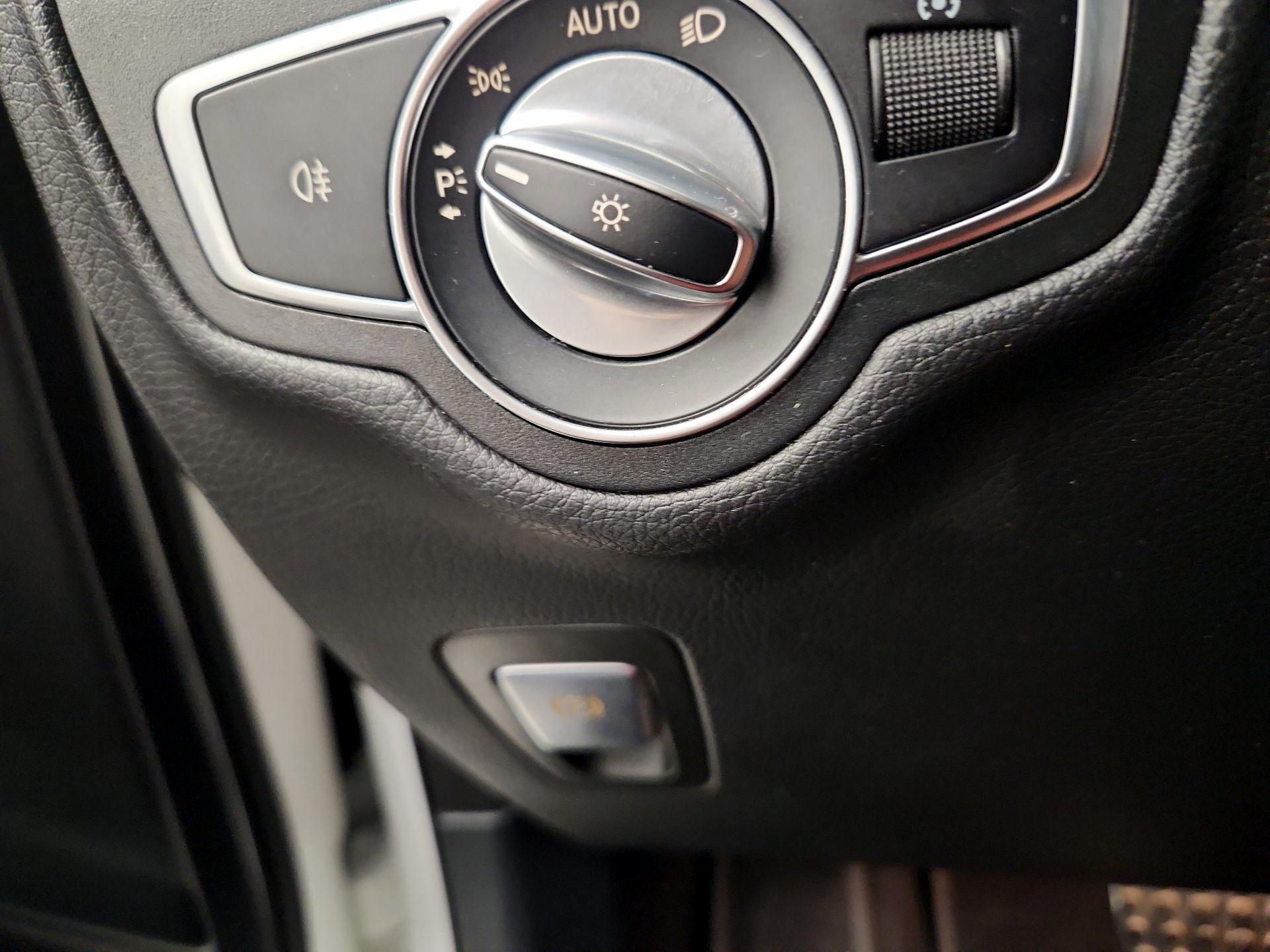 Thumbnail: 2021 Mercedes-Benz GLC - 13