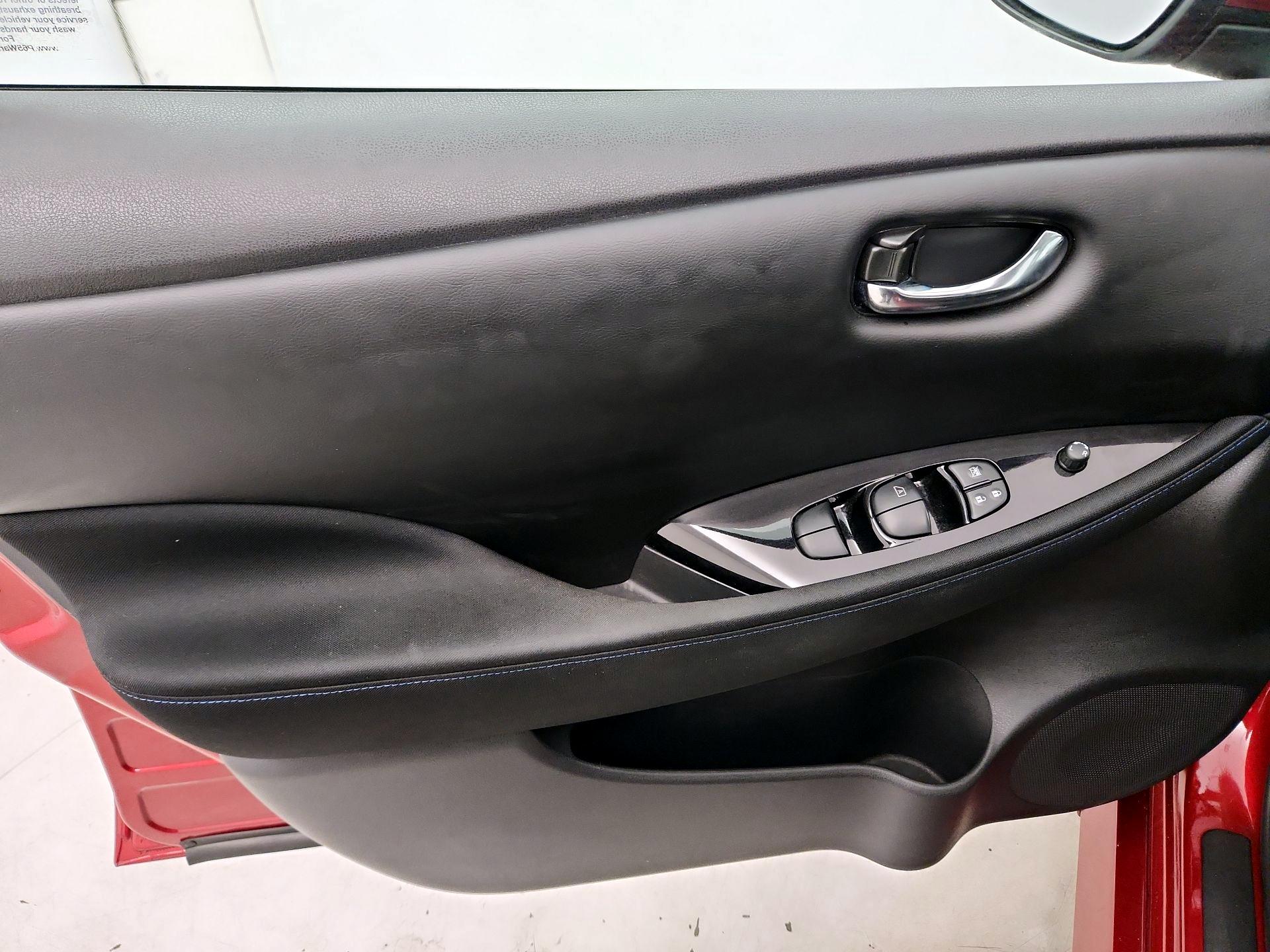 Thumbnail: 2022 Nissan Leaf - 12