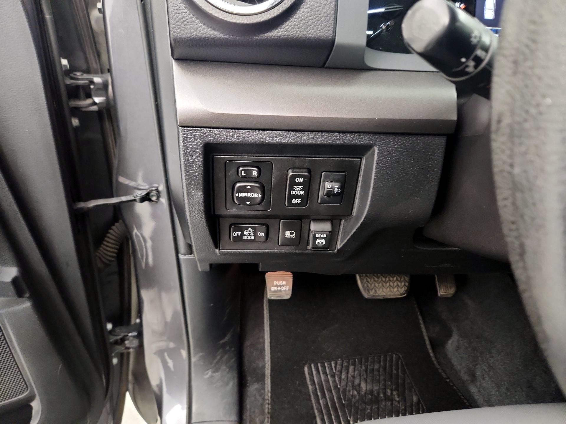 Thumbnail: 2019 Toyota Tundra - 13