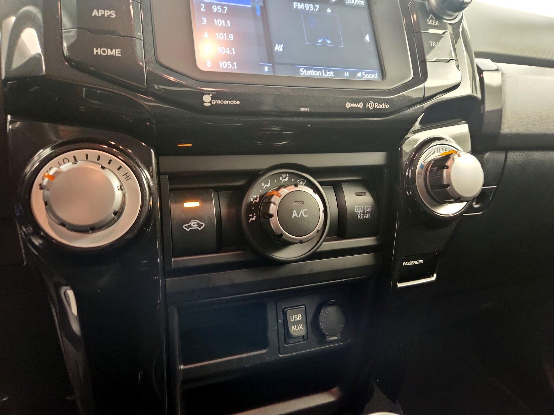 Thumbnail: 2018 Toyota 4Runner - 17