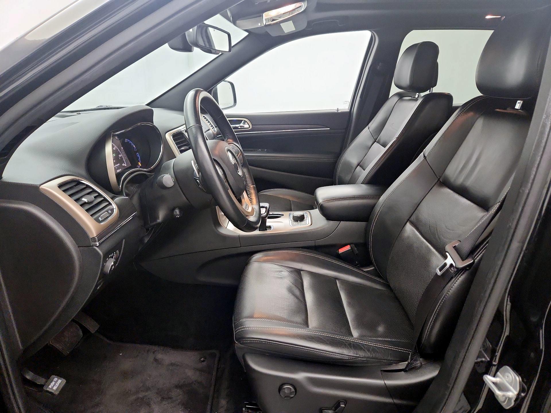 Thumbnail: 2015 Jeep Grand Cherokee - 11