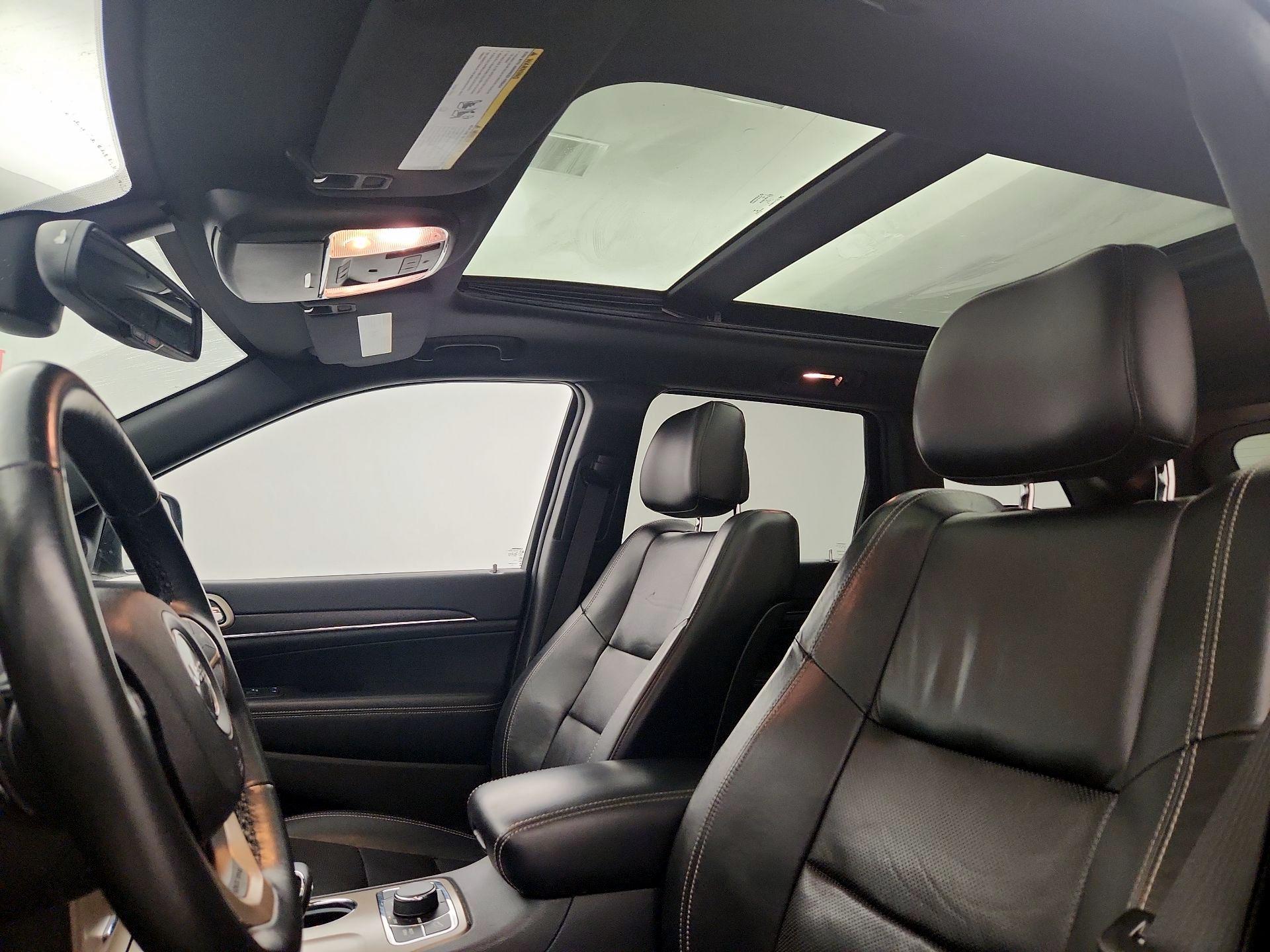 Thumbnail: 2015 Jeep Grand Cherokee - 20