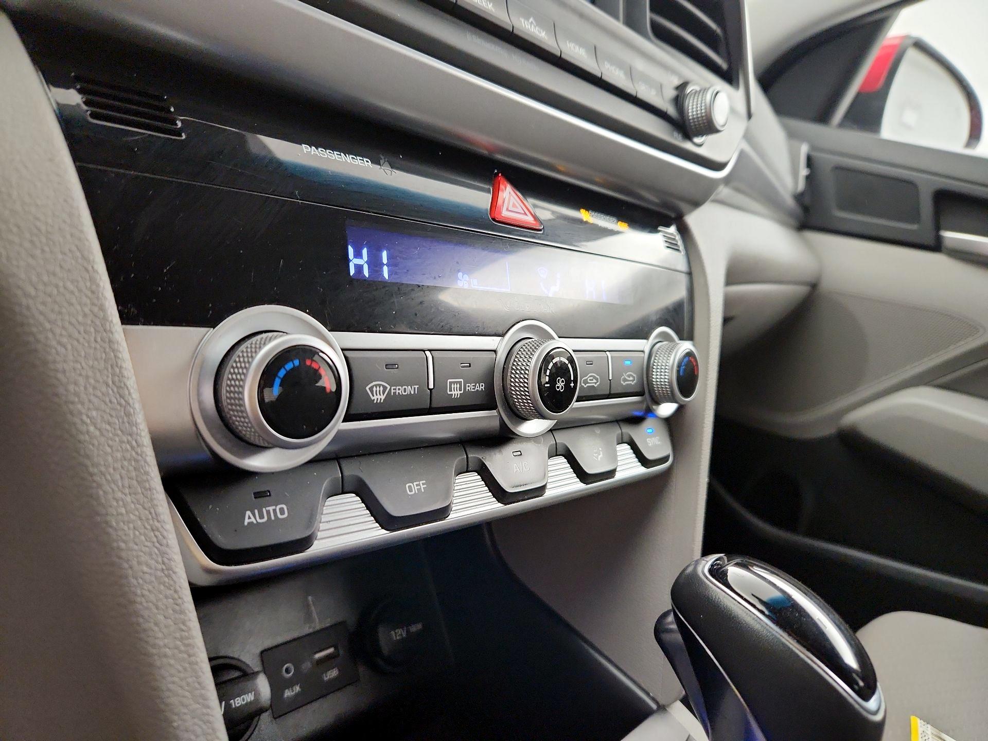 Thumbnail: 2020 Hyundai Elantra - 16