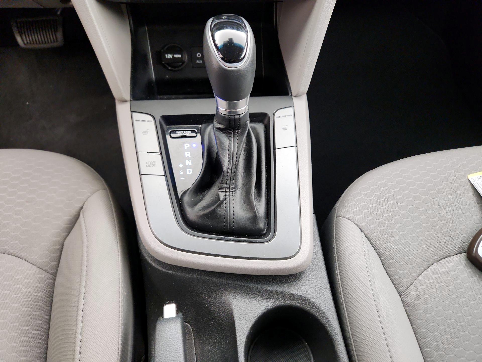 Thumbnail: 2020 Hyundai Elantra - 17