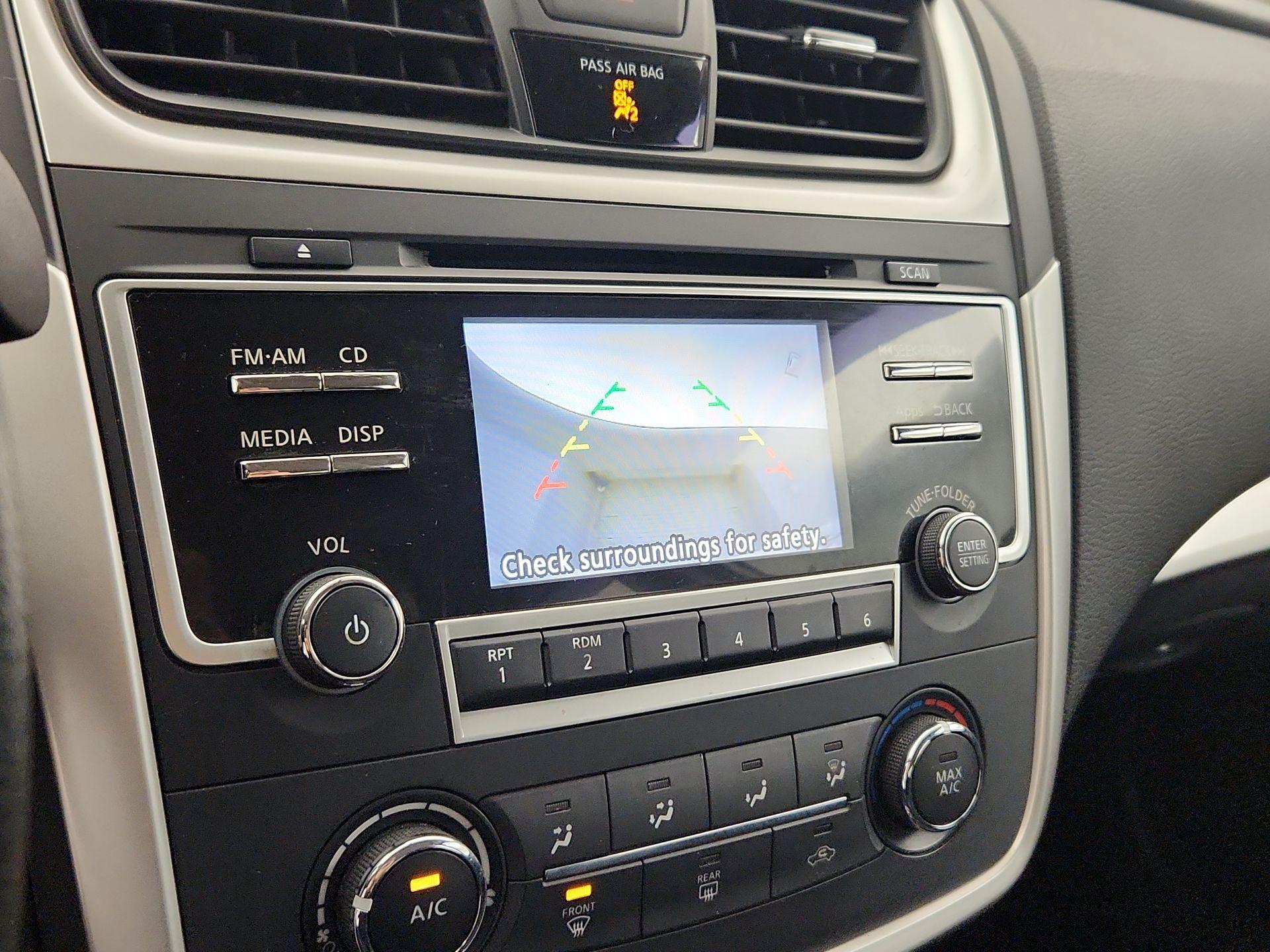 Thumbnail: 2016 Nissan Altima - 14