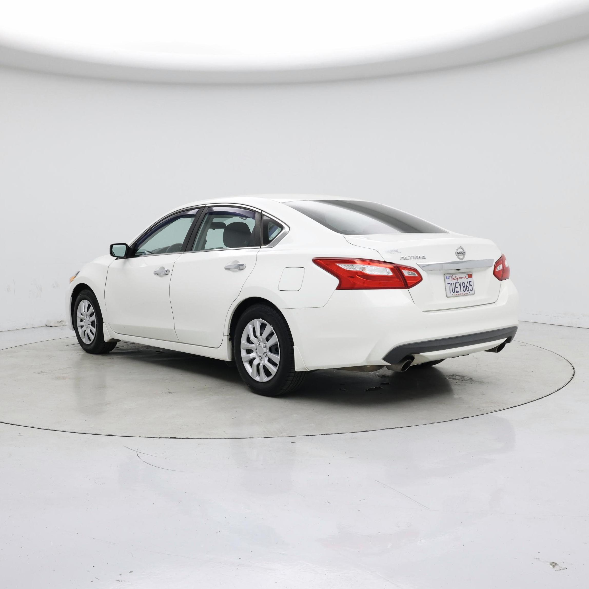 Thumbnail: 2016 Nissan Altima - 2