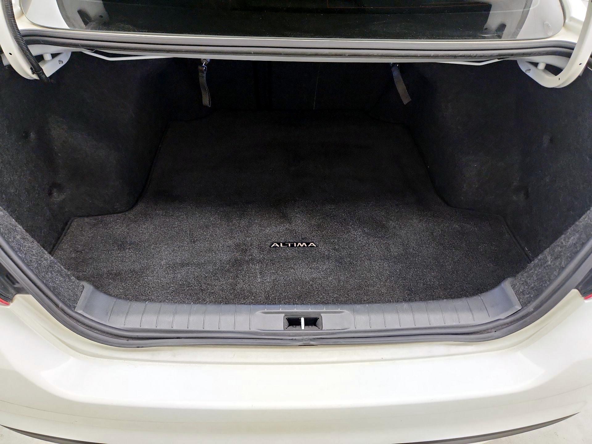 Thumbnail: 2016 Nissan Altima - 20