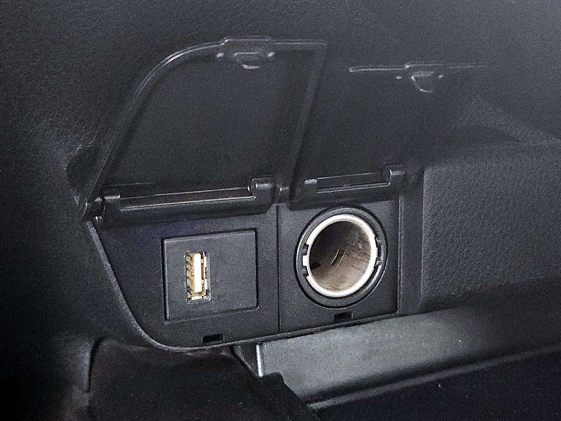 Thumbnail: 2023 Toyota Camry - 18