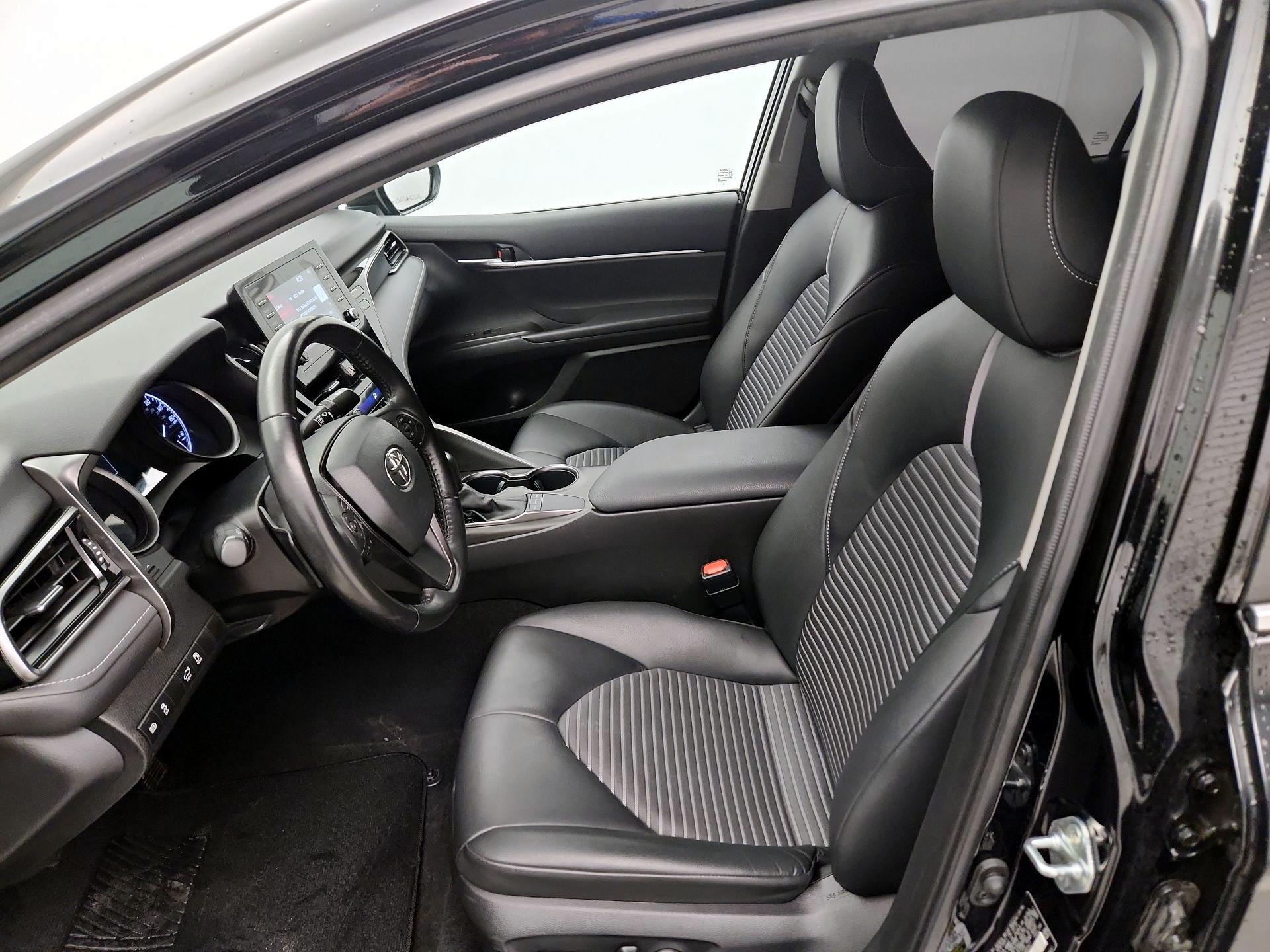 Thumbnail: 2022 Toyota Camry - 11