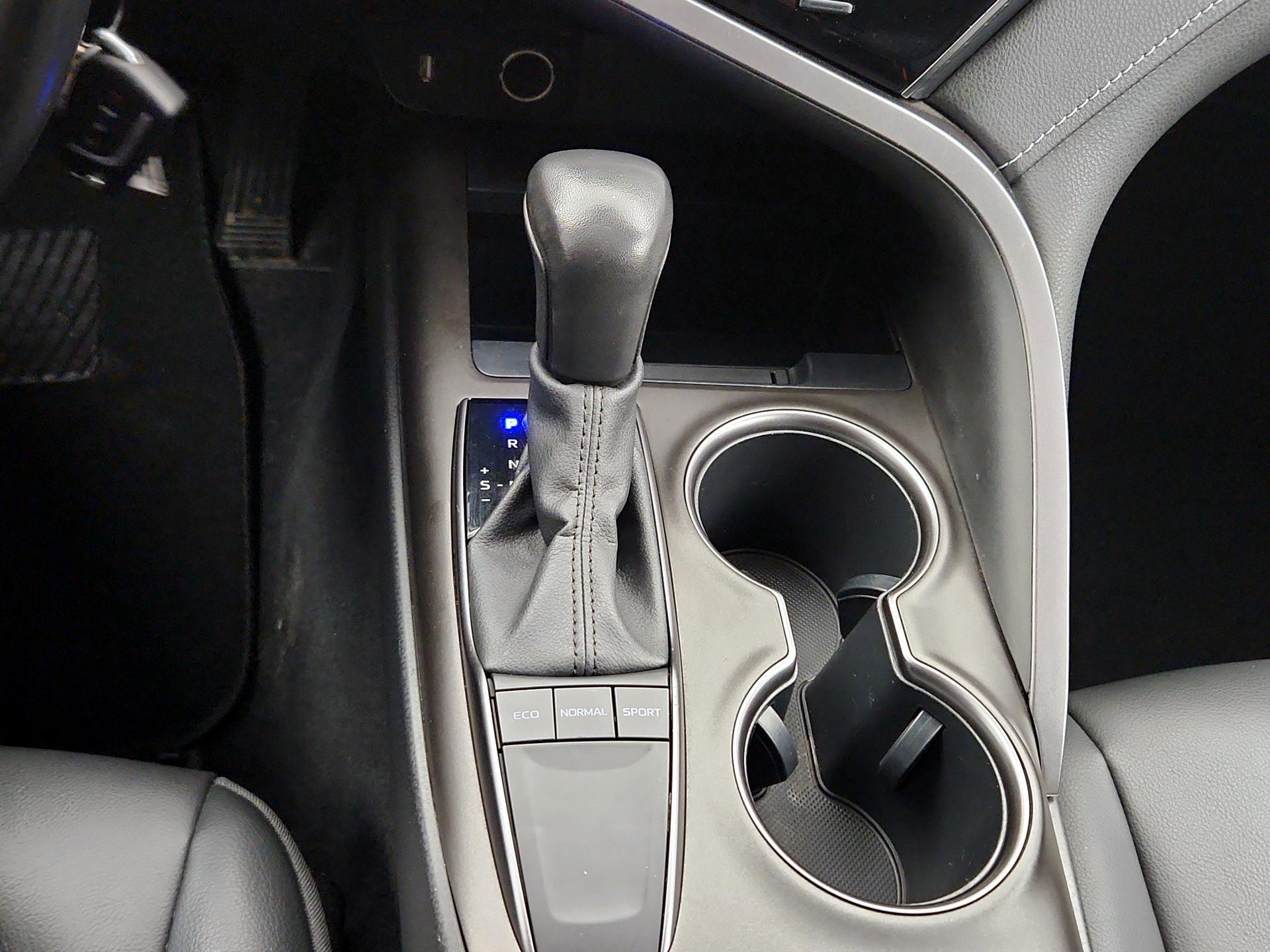 Thumbnail: 2022 Toyota Camry - 17