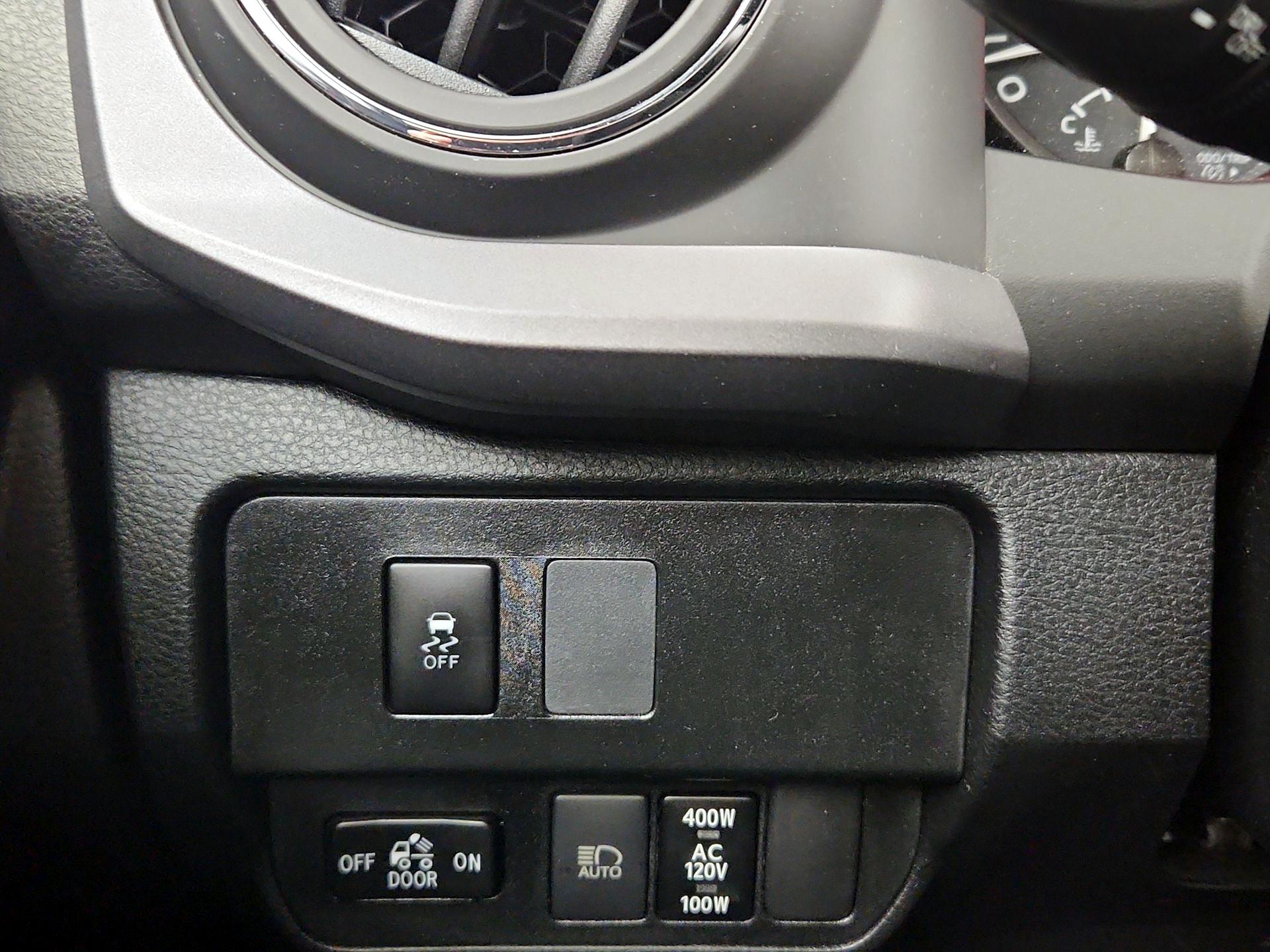 Thumbnail: 2021 Toyota Tacoma - 13