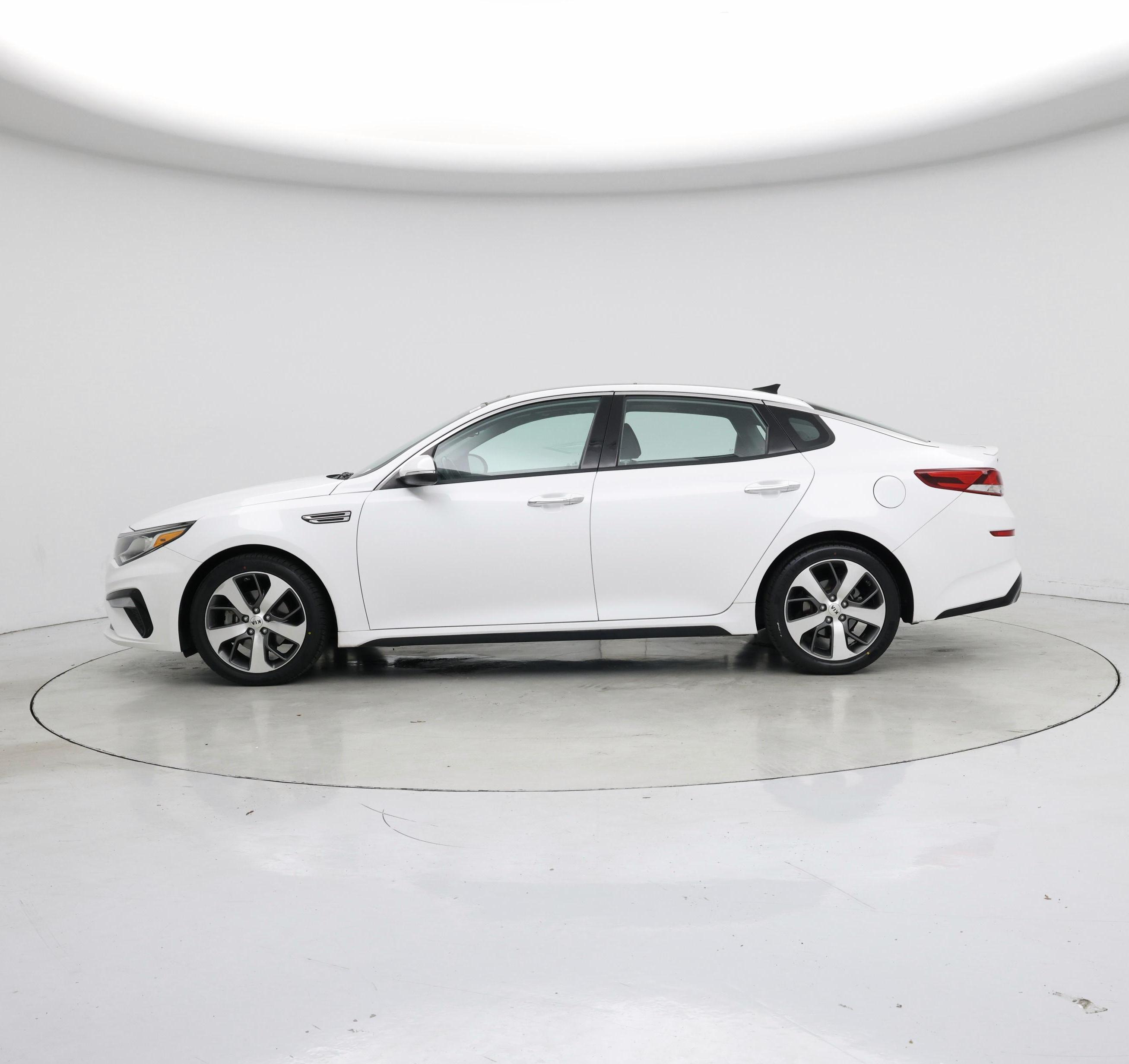 Thumbnail: 2019 Kia Optima - 3