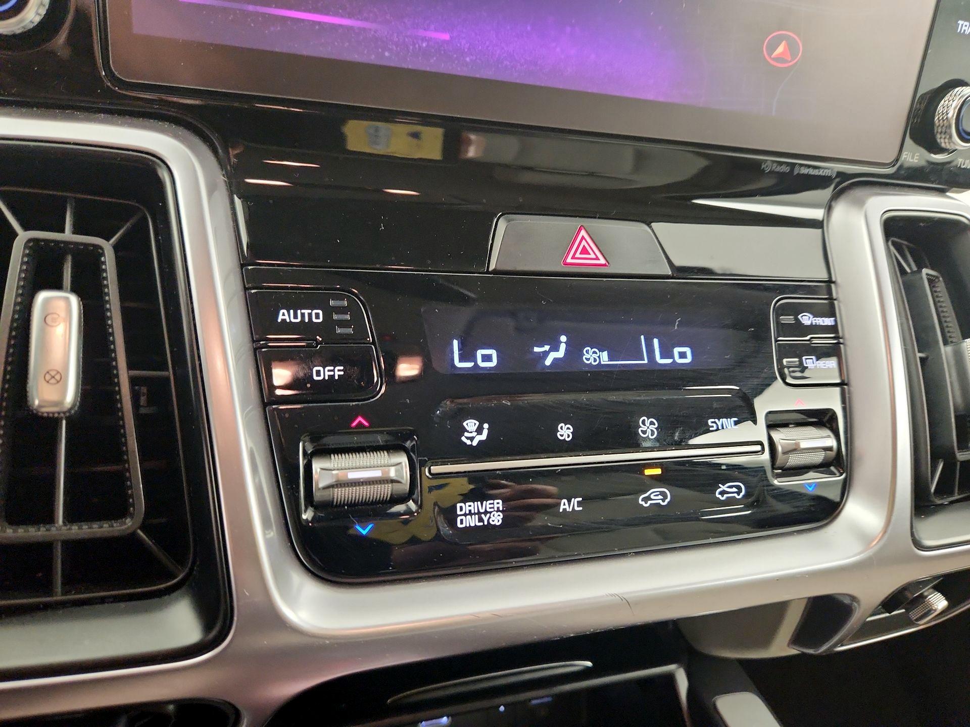 Thumbnail: 2023 Kia Sorento - 17