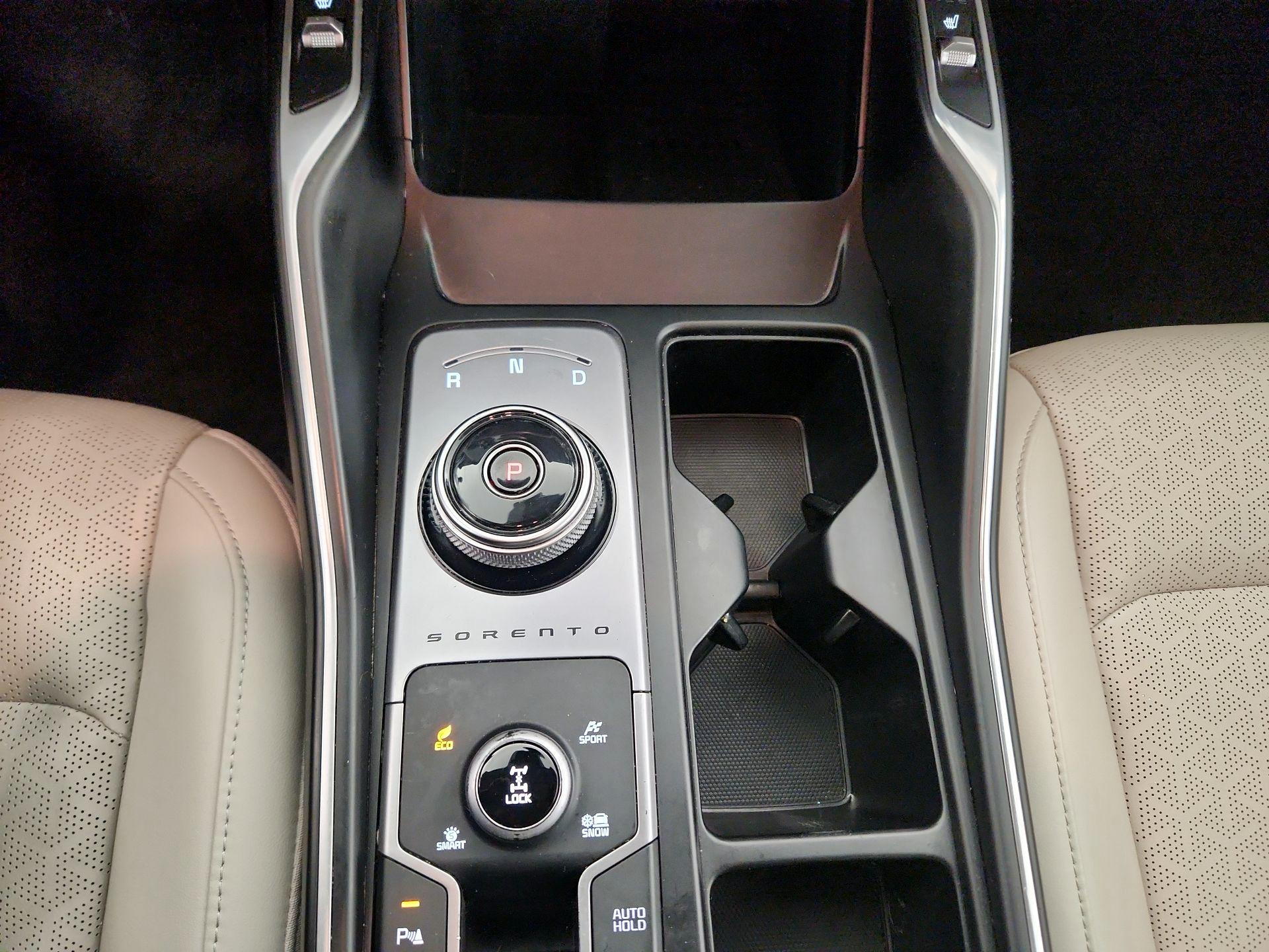 Thumbnail: 2023 Kia Sorento - 18