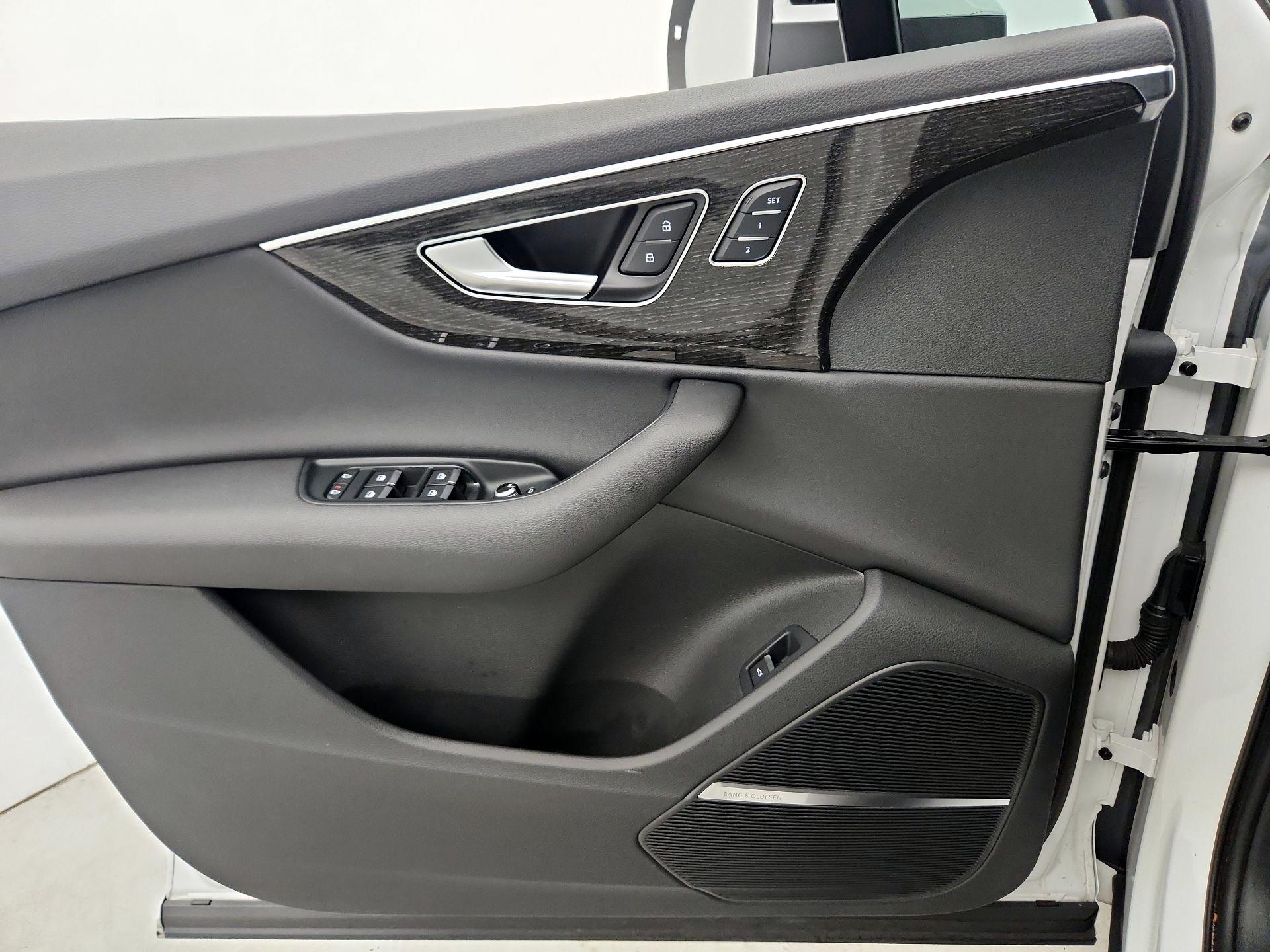 Thumbnail: 2022 Audi Q7 - 12