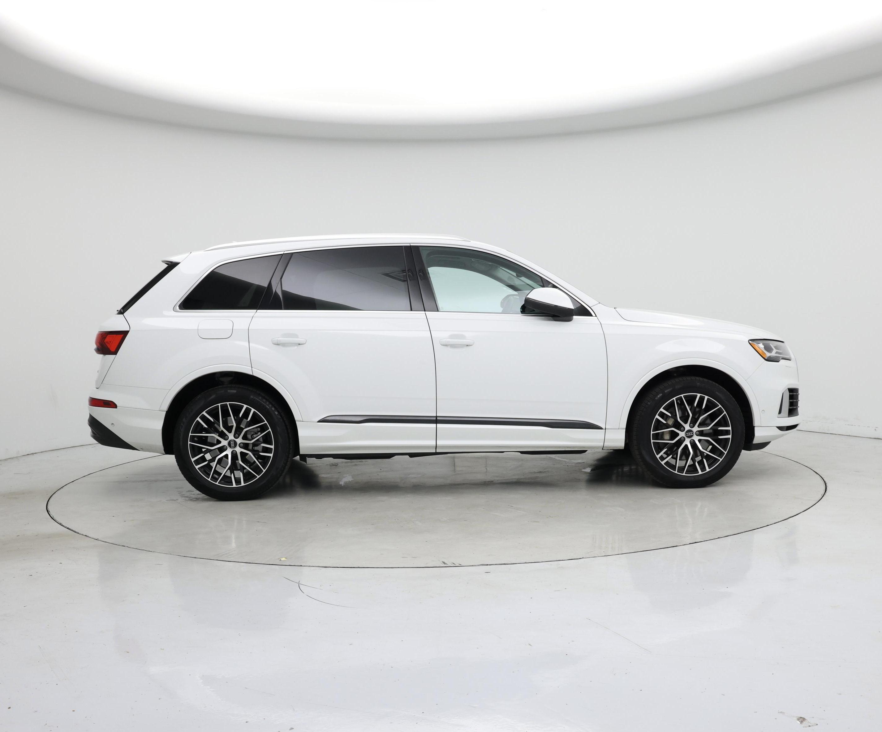 Thumbnail: 2022 Audi Q7 - 7