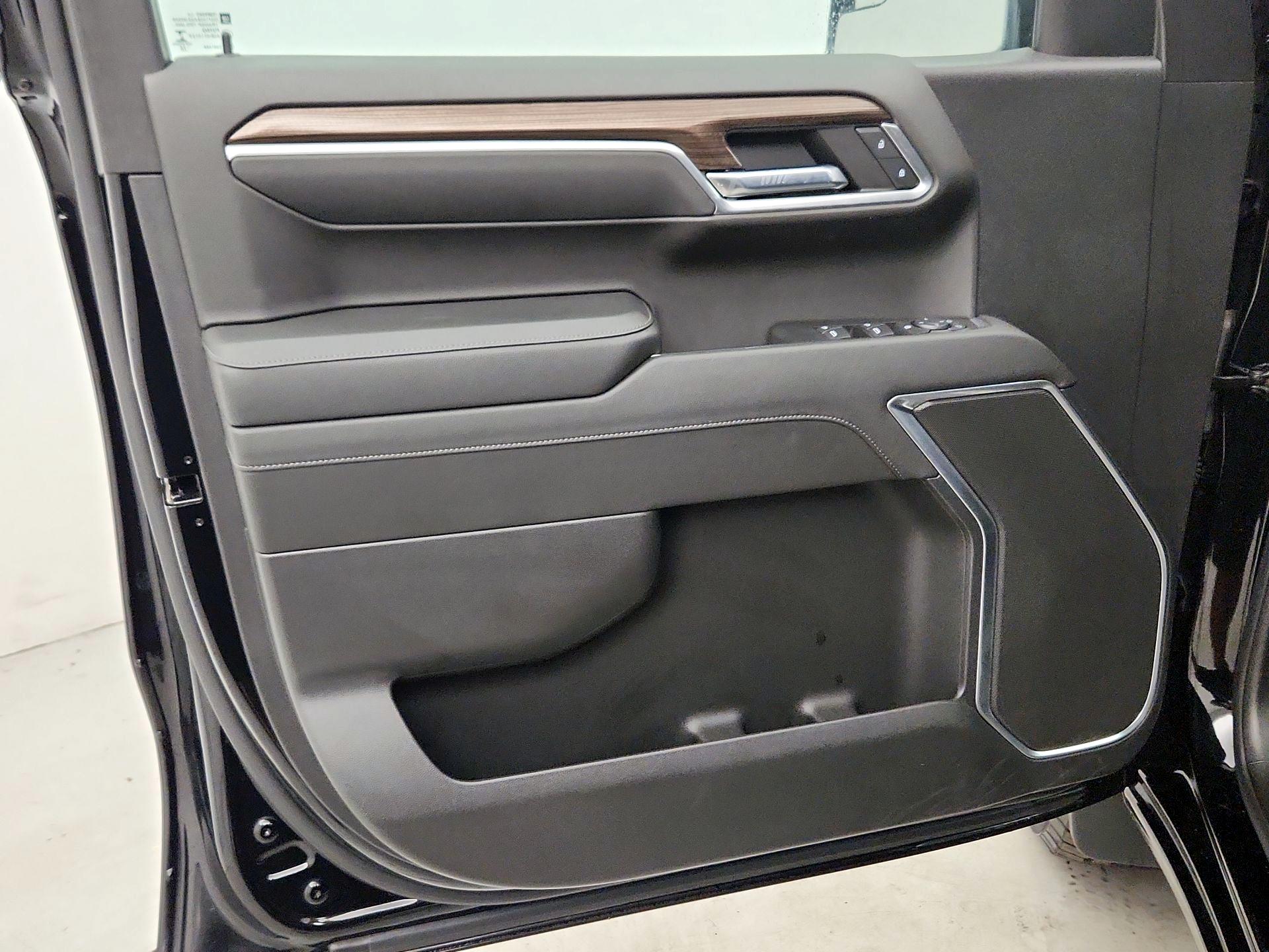 Thumbnail: 2022 Chevrolet Silverado 1500 - 12