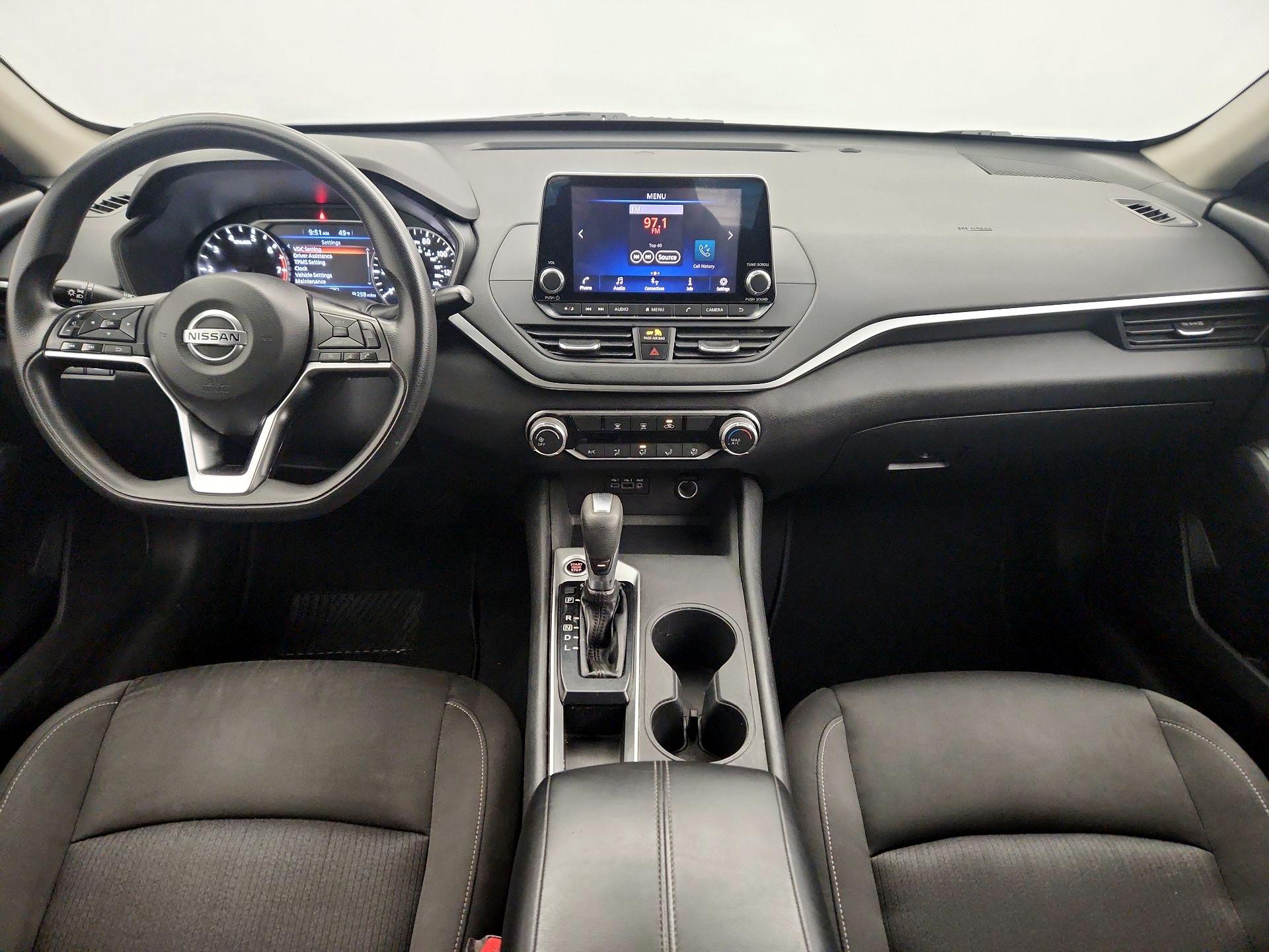 Thumbnail: 2019 Nissan Altima - 9