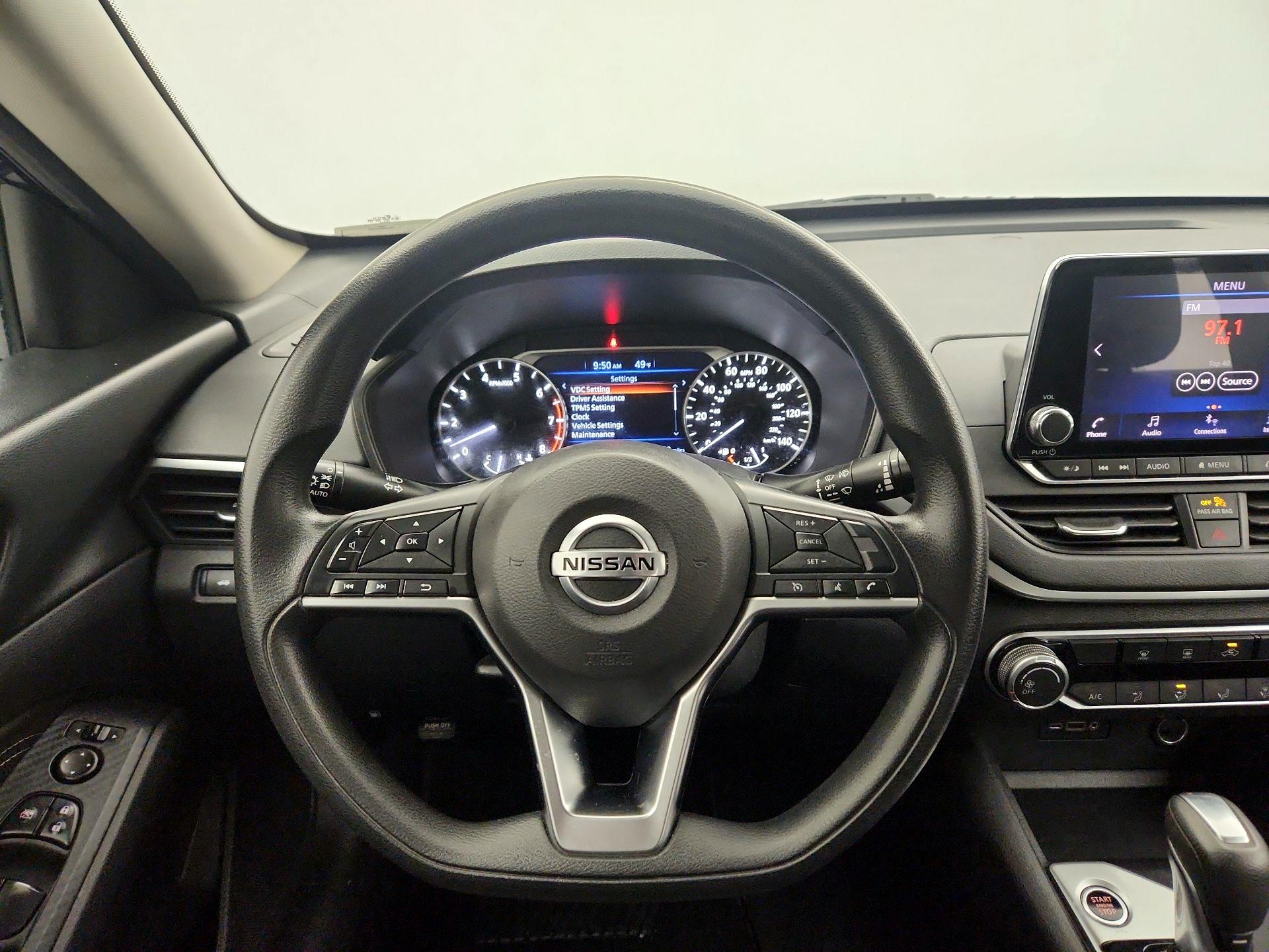 Thumbnail: 2019 Nissan Altima - 10