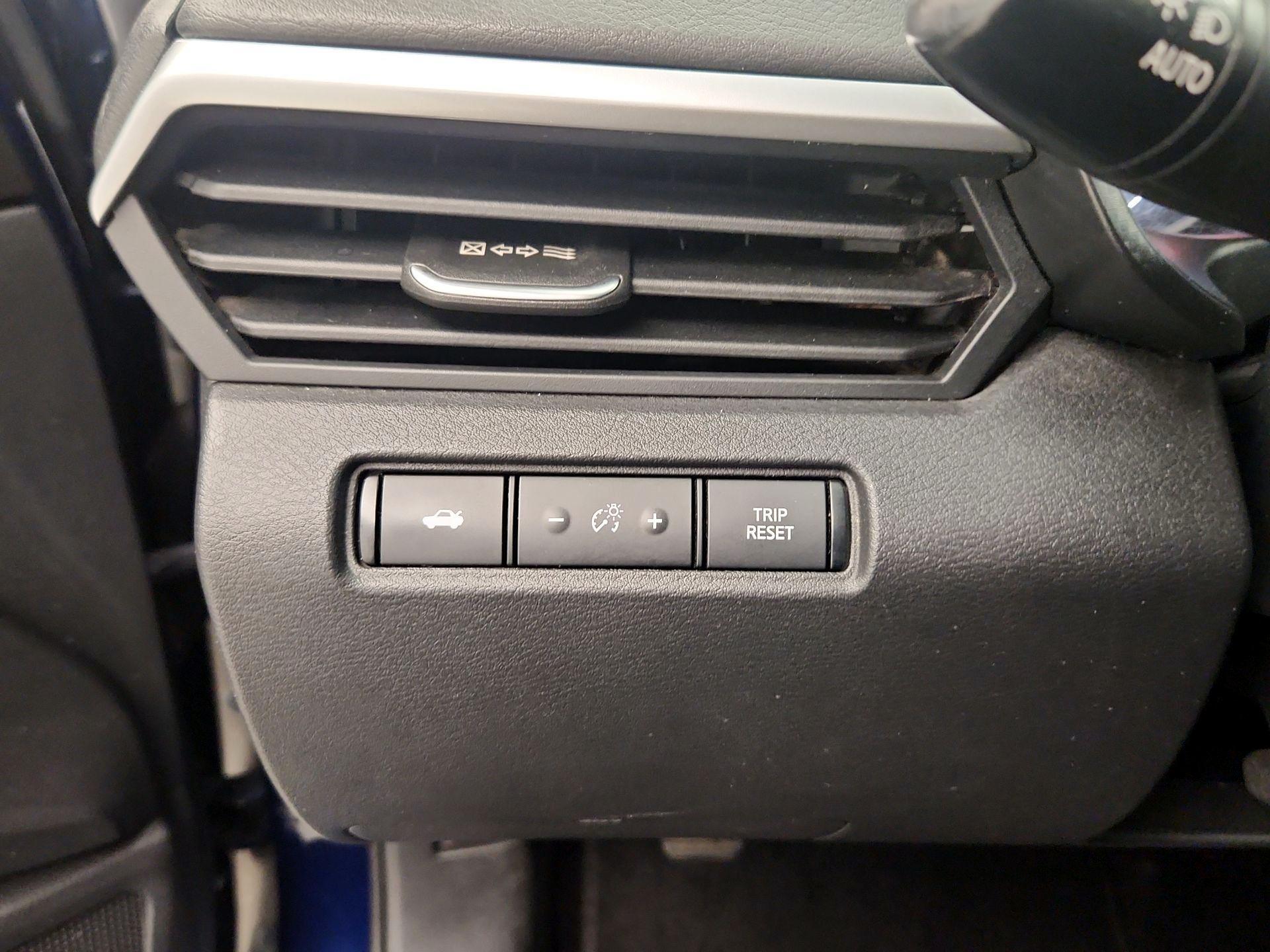 Thumbnail: 2019 Nissan Altima - 13