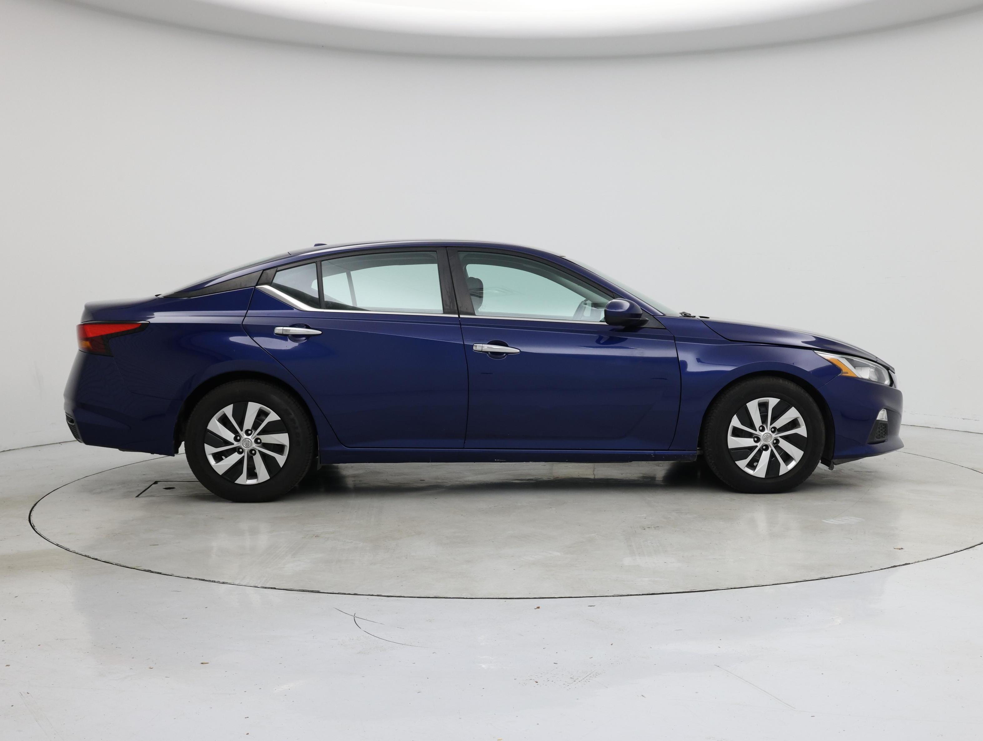 Thumbnail: 2019 Nissan Altima - 7