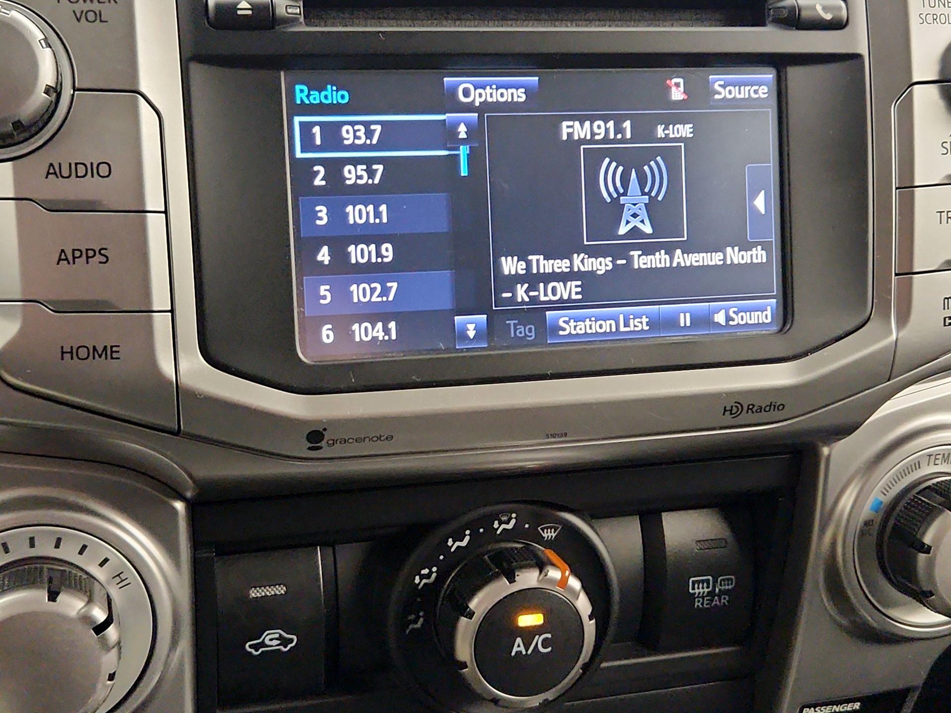 Thumbnail: 2016 Toyota 4Runner - 15