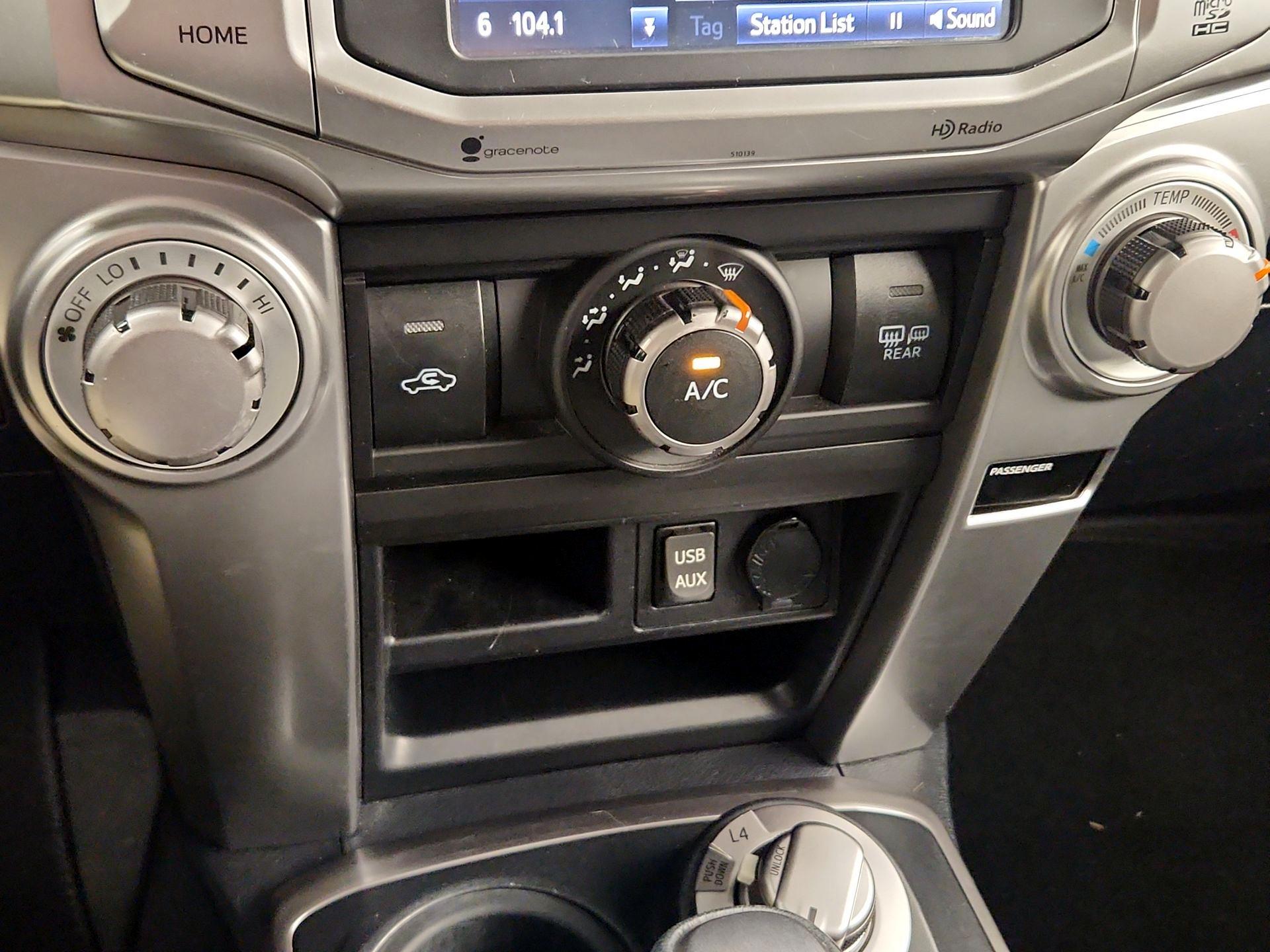 Thumbnail: 2016 Toyota 4Runner - 16