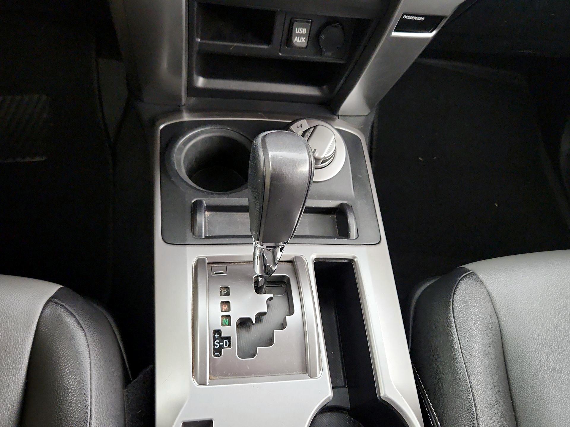 Thumbnail: 2016 Toyota 4Runner - 17