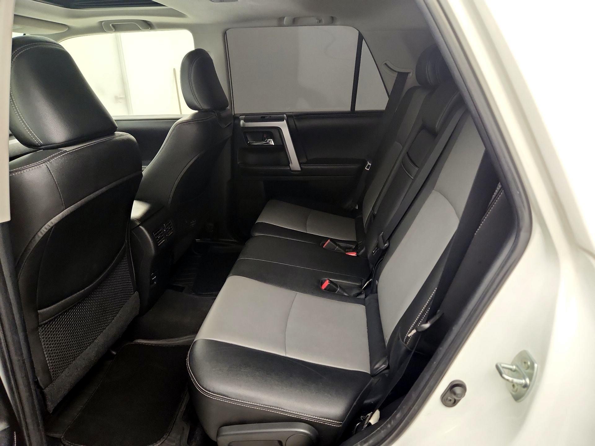 Thumbnail: 2016 Toyota 4Runner - 20