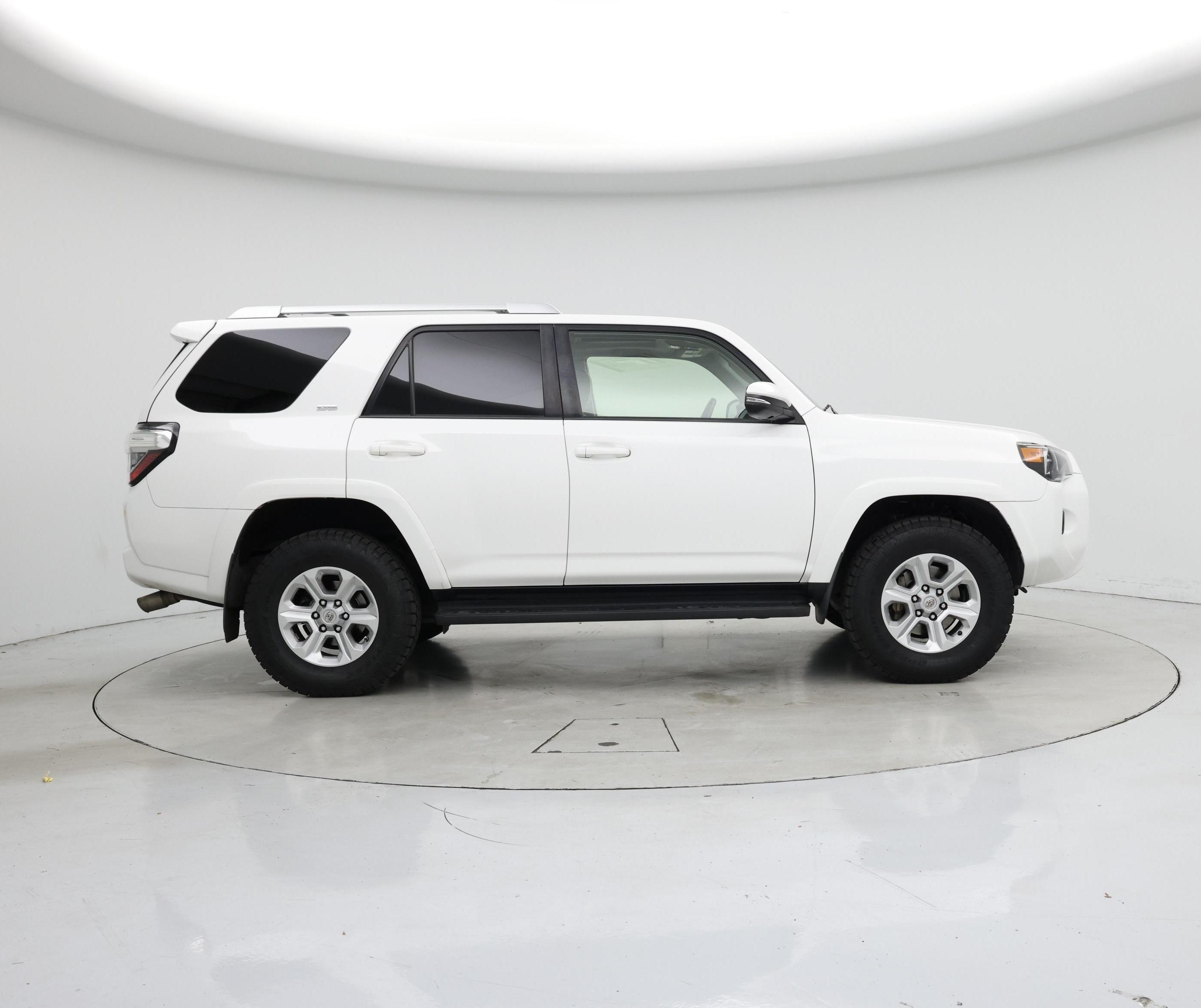 Thumbnail: 2016 Toyota 4Runner - 7